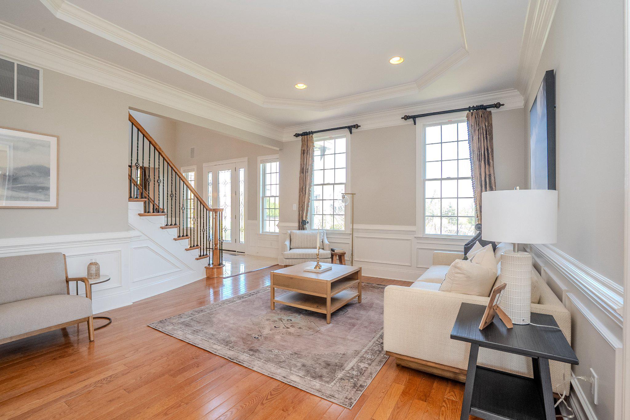 DUTCHESS FARM ESTS - Residential