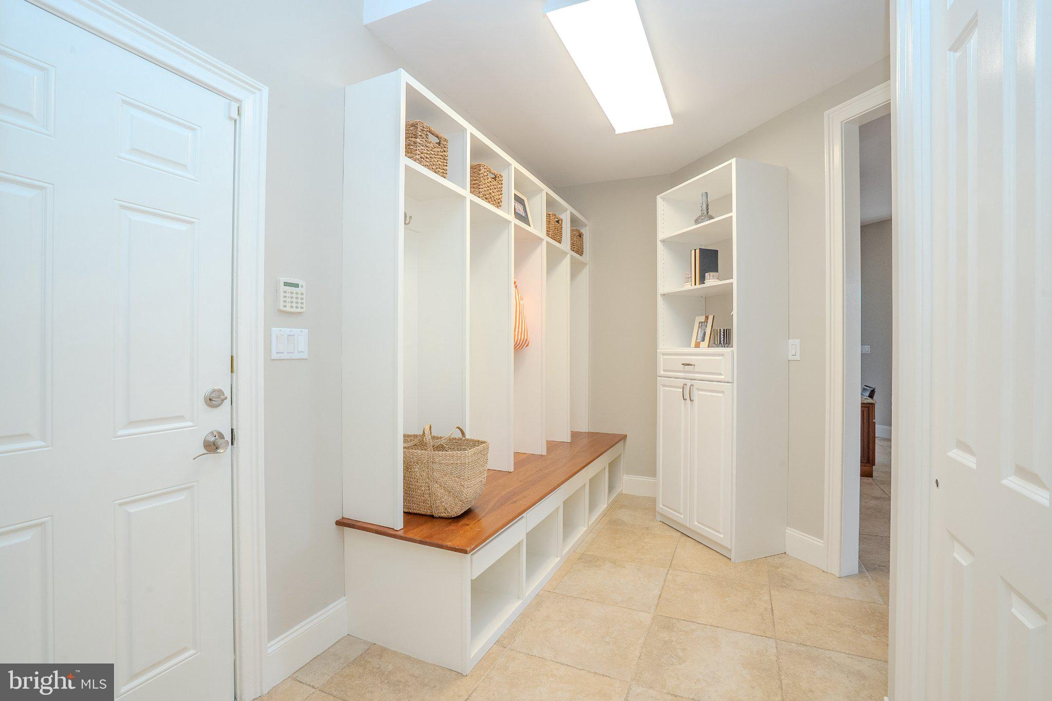 DUTCHESS FARM ESTS - Residential