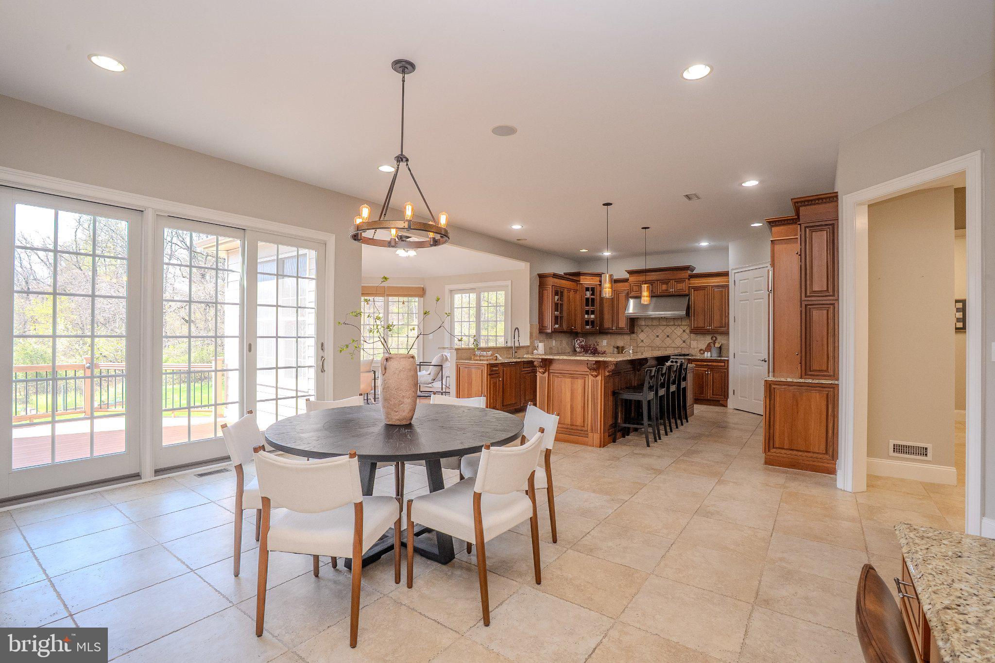 DUTCHESS FARM ESTS - Residential