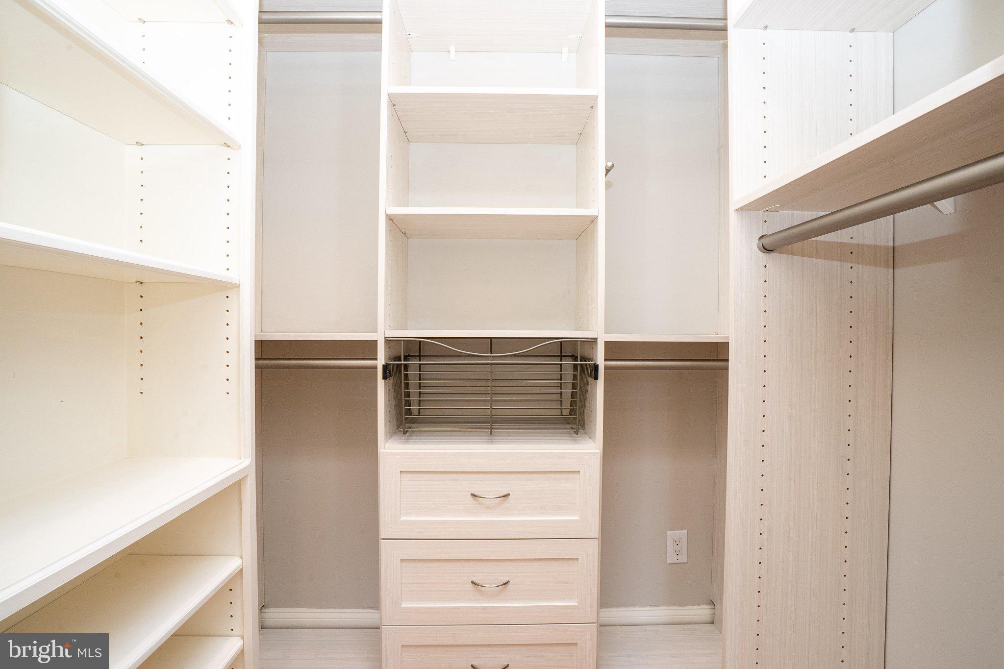 DUTCHESS FARM ESTS - Residential