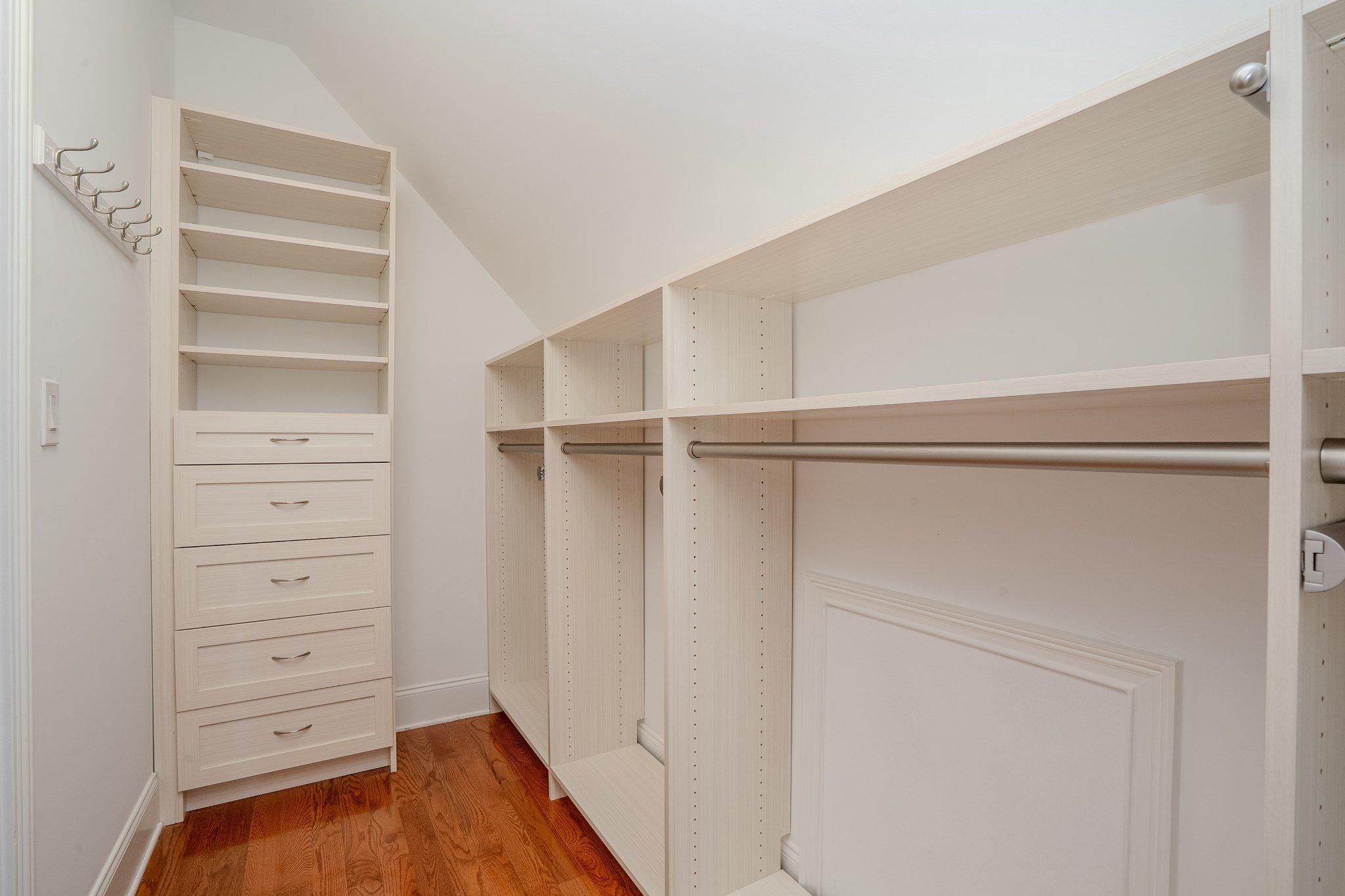 DUTCHESS FARM ESTS - Residential