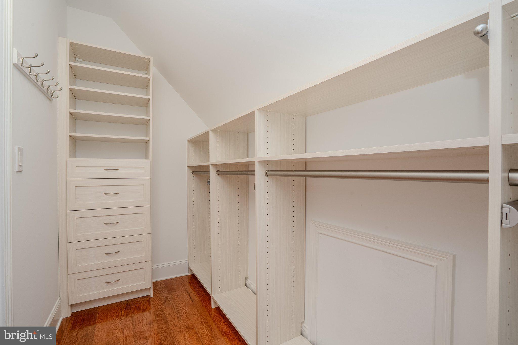 DUTCHESS FARM ESTS - Residential