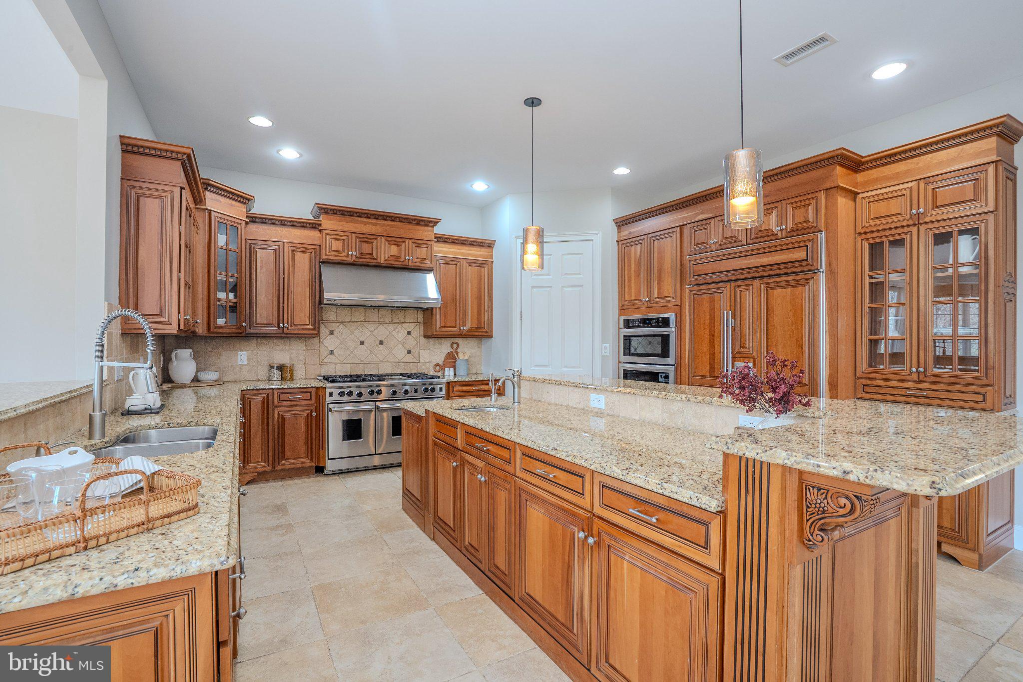 DUTCHESS FARM ESTS - Residential