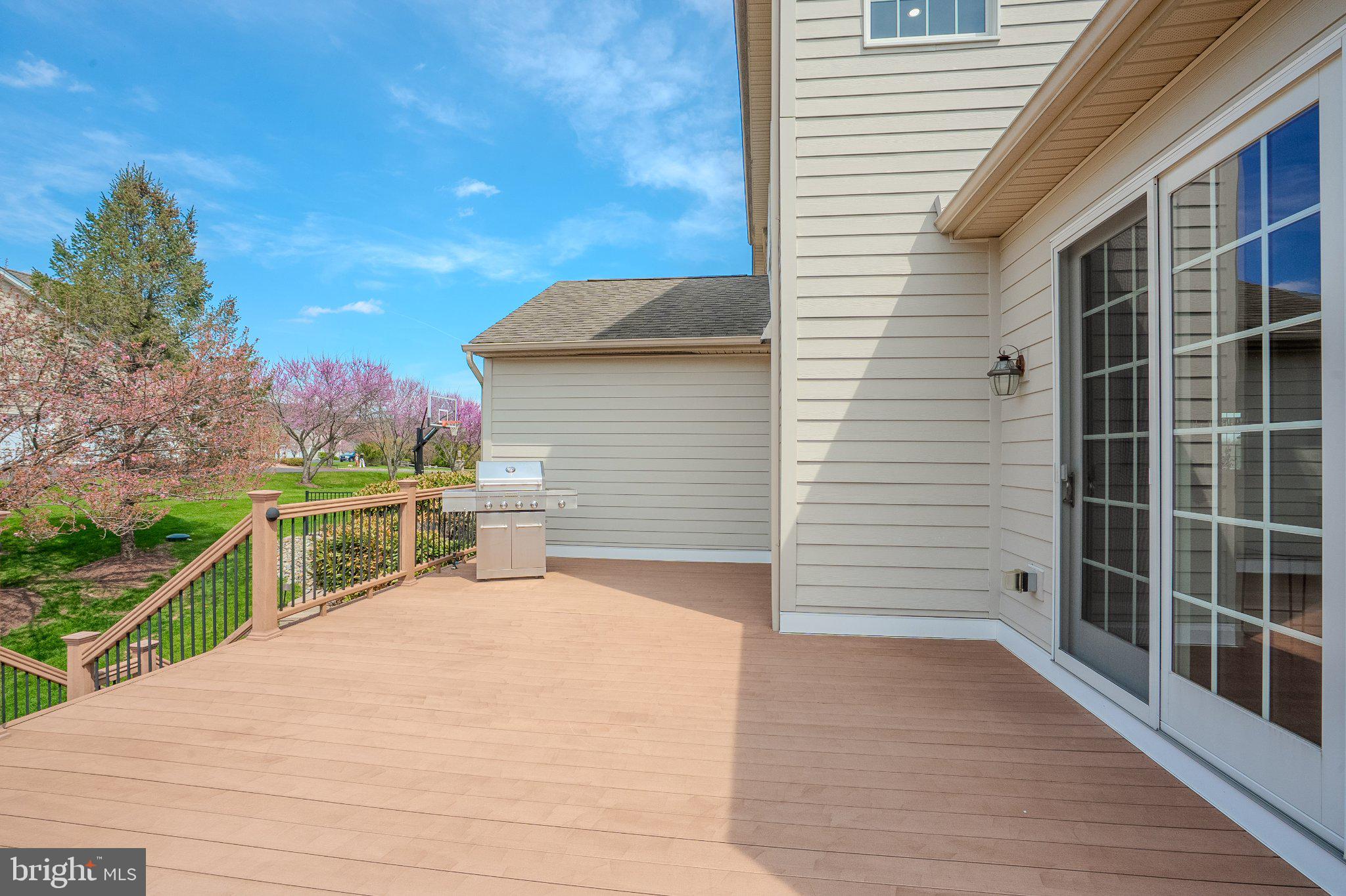 DUTCHESS FARM ESTS - Residential