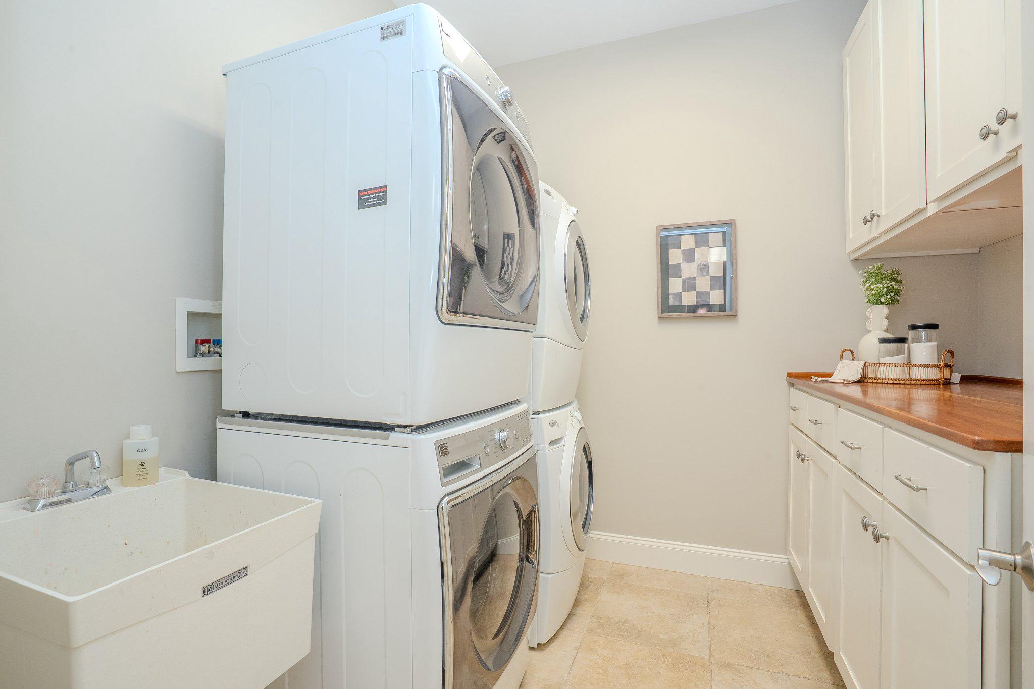 DUTCHESS FARM ESTS - Residential