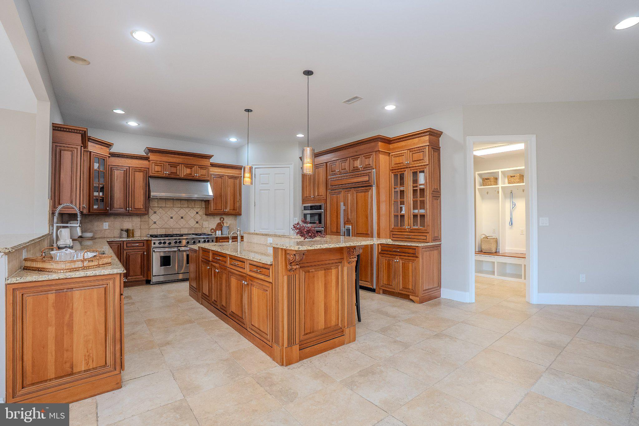 DUTCHESS FARM ESTS - Residential