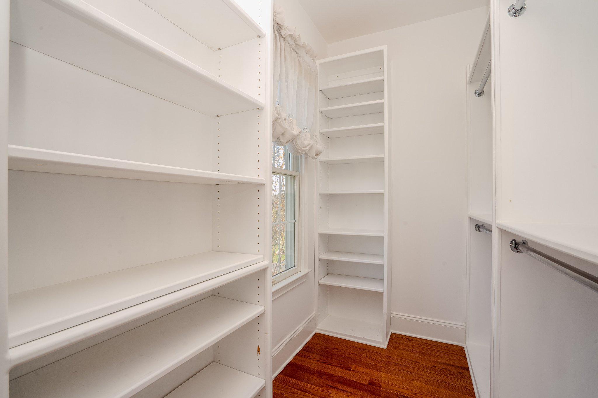 DUTCHESS FARM ESTS - Residential