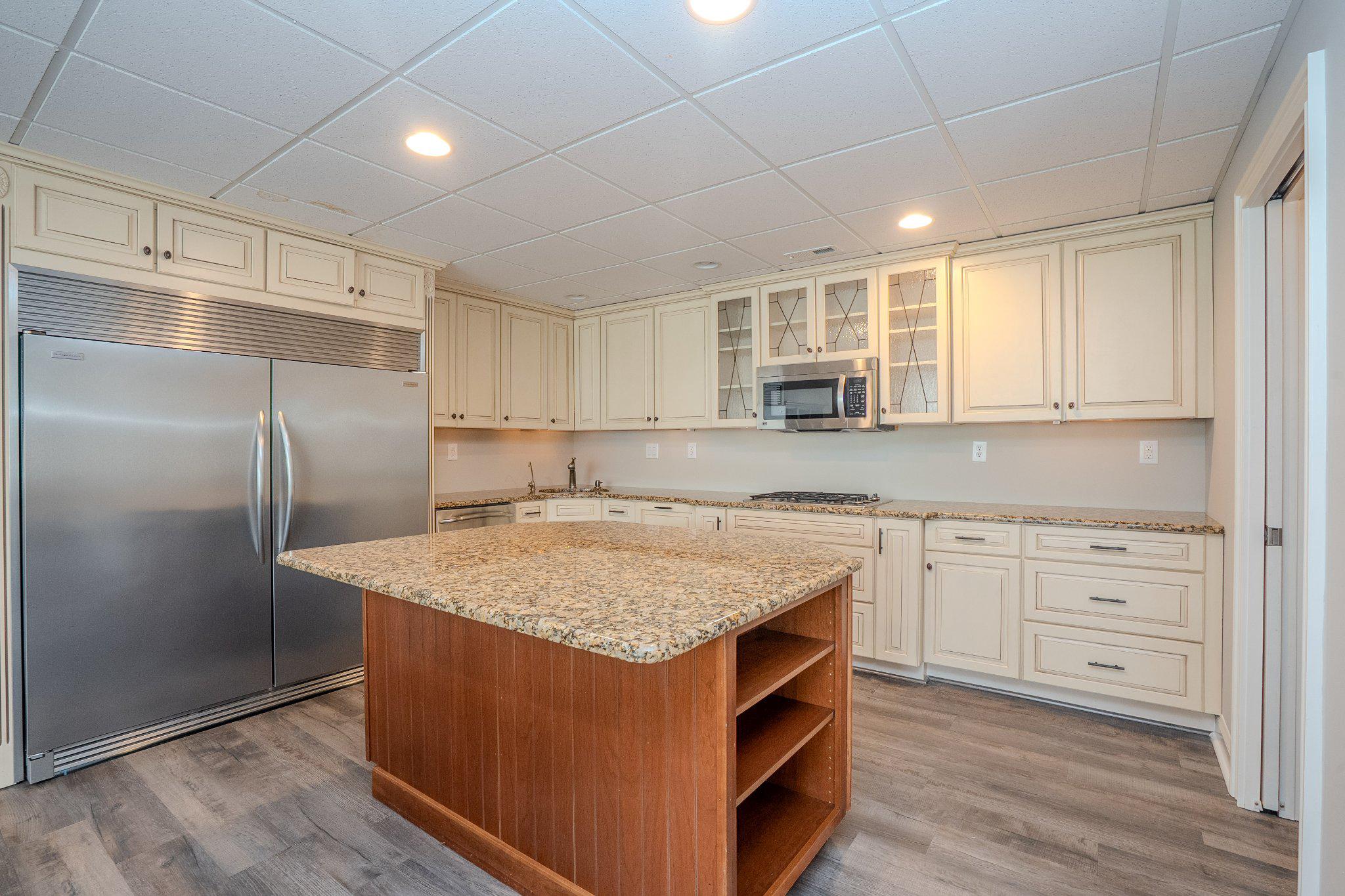 DUTCHESS FARM ESTS - Residential