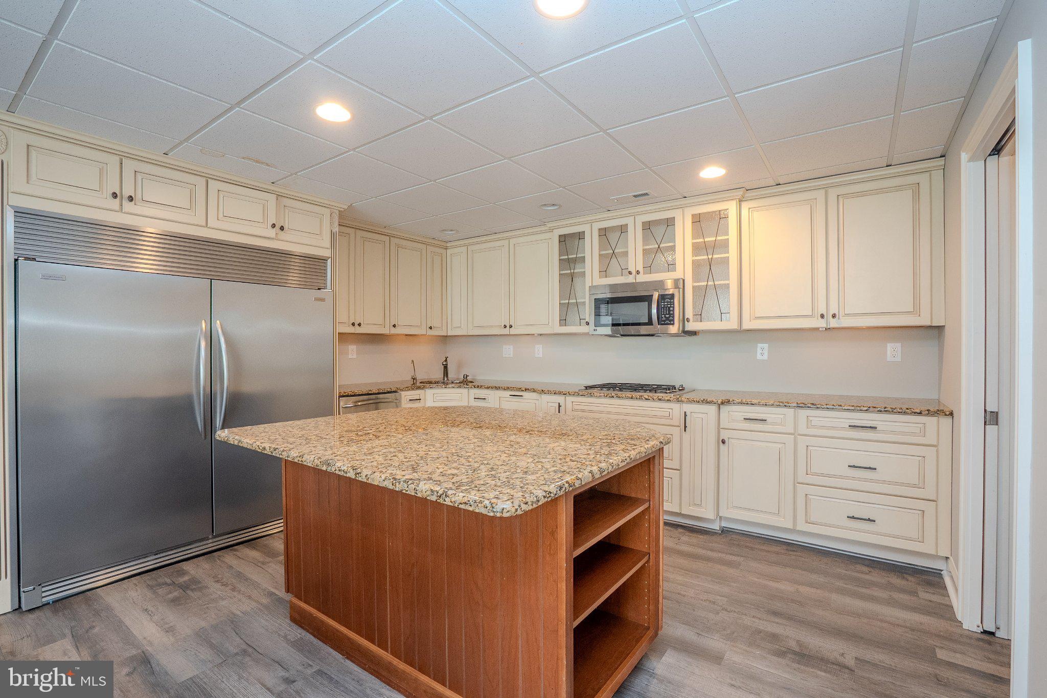 DUTCHESS FARM ESTS - Residential