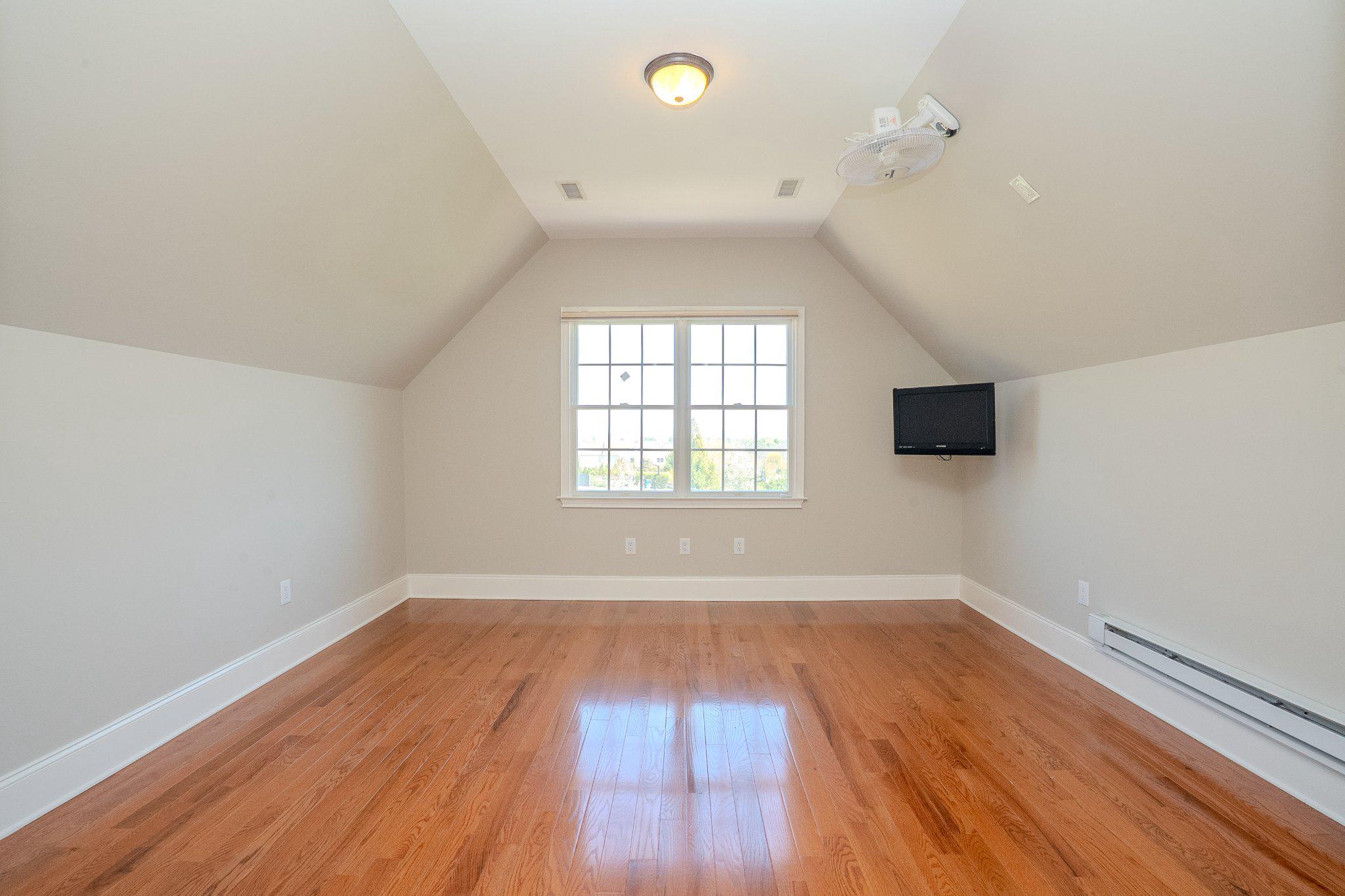 DUTCHESS FARM ESTS - Residential