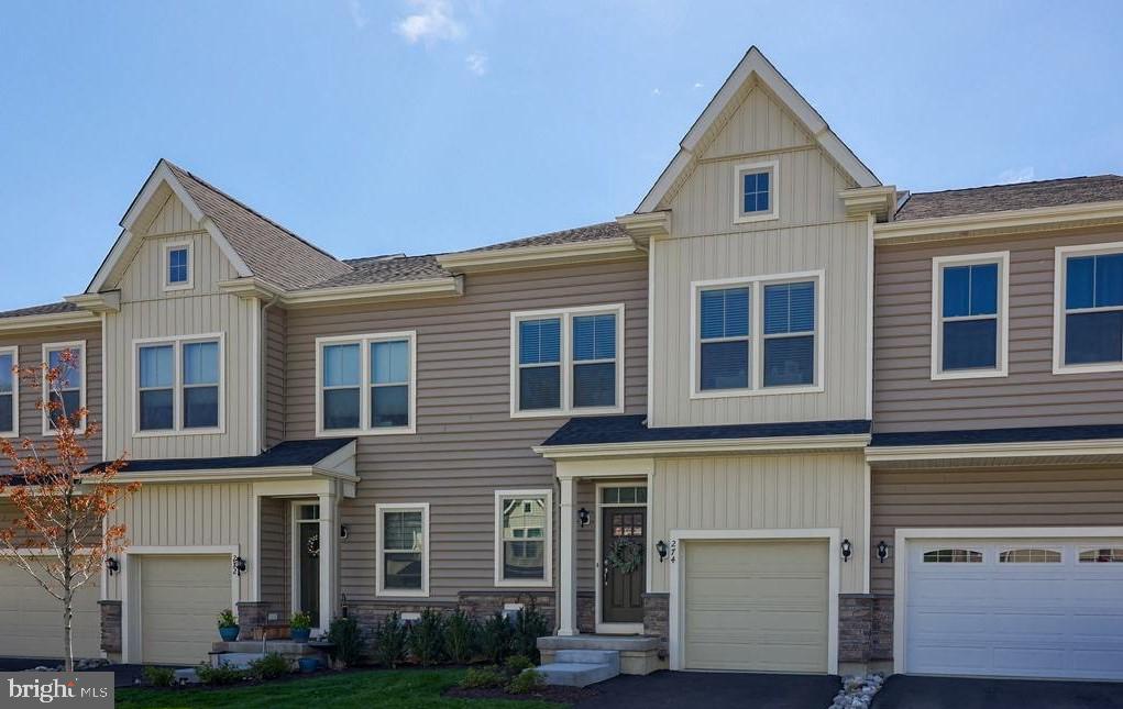 PEMBERTON - Residential Lease