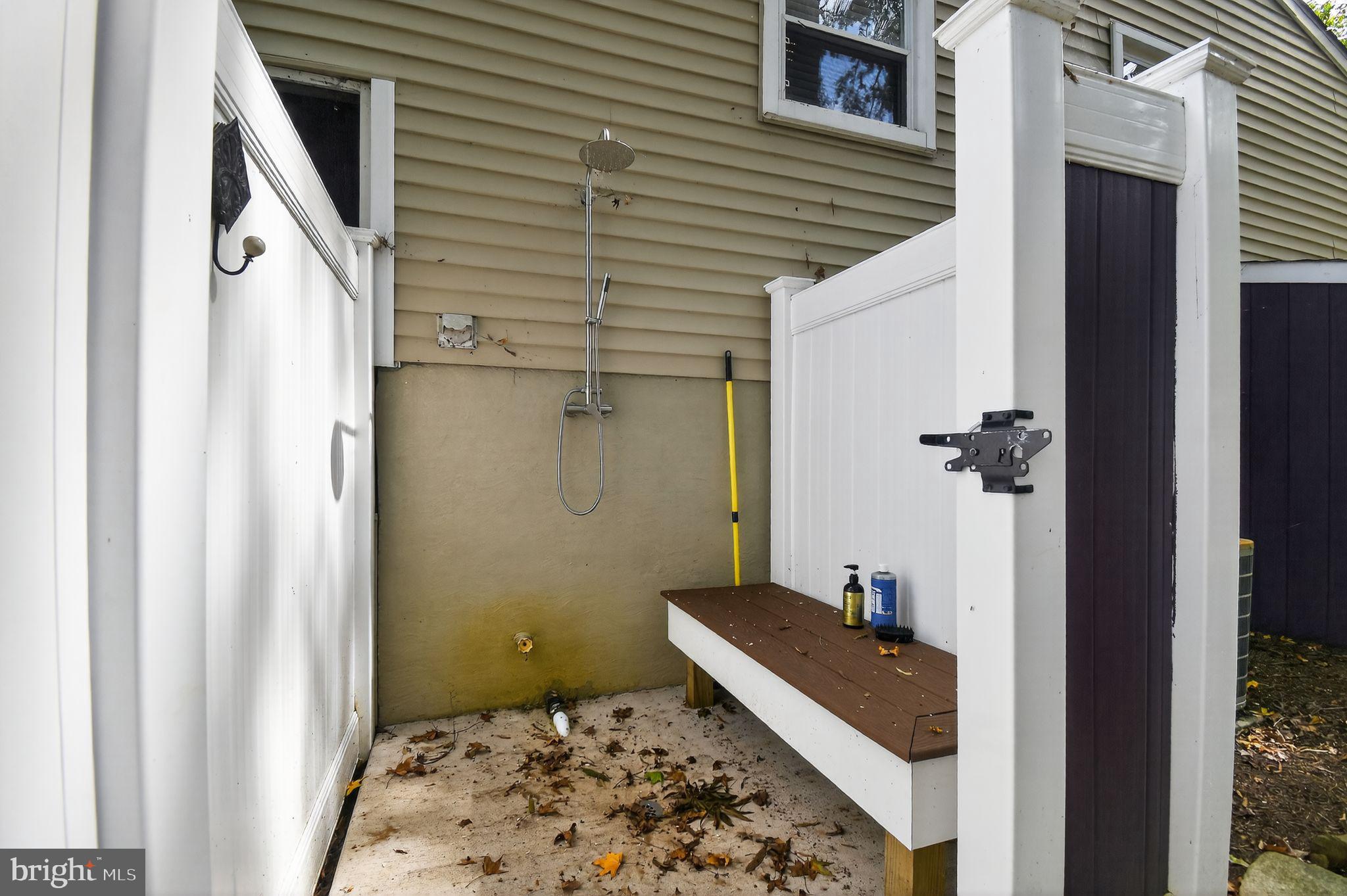 OYSTER HARBOR - Residential Lease
