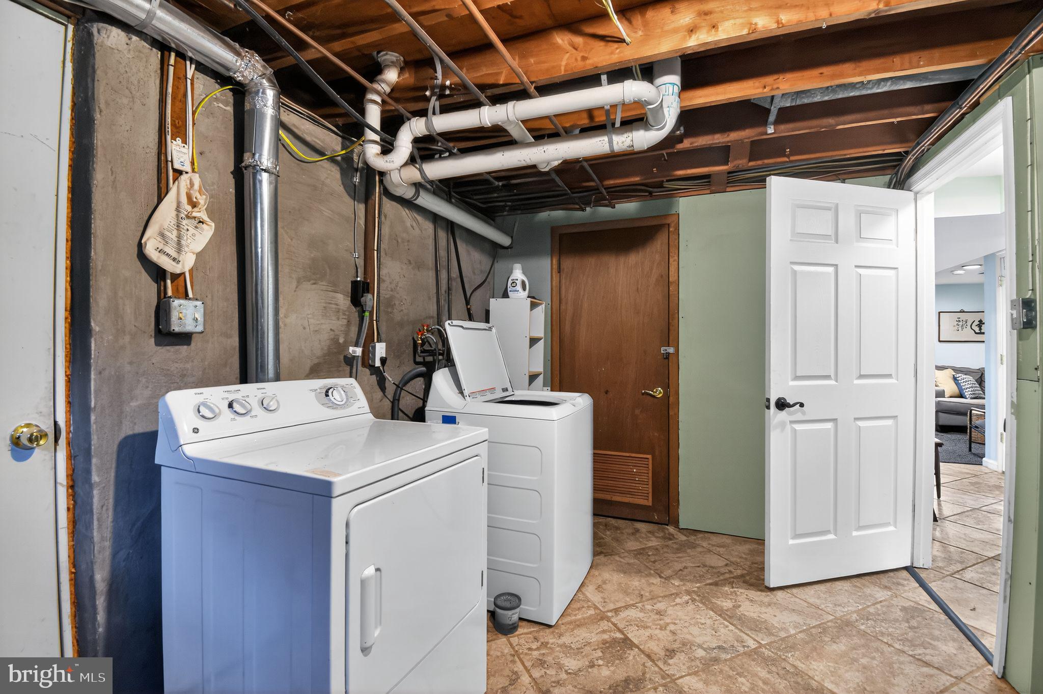 OYSTER HARBOR - Residential Lease