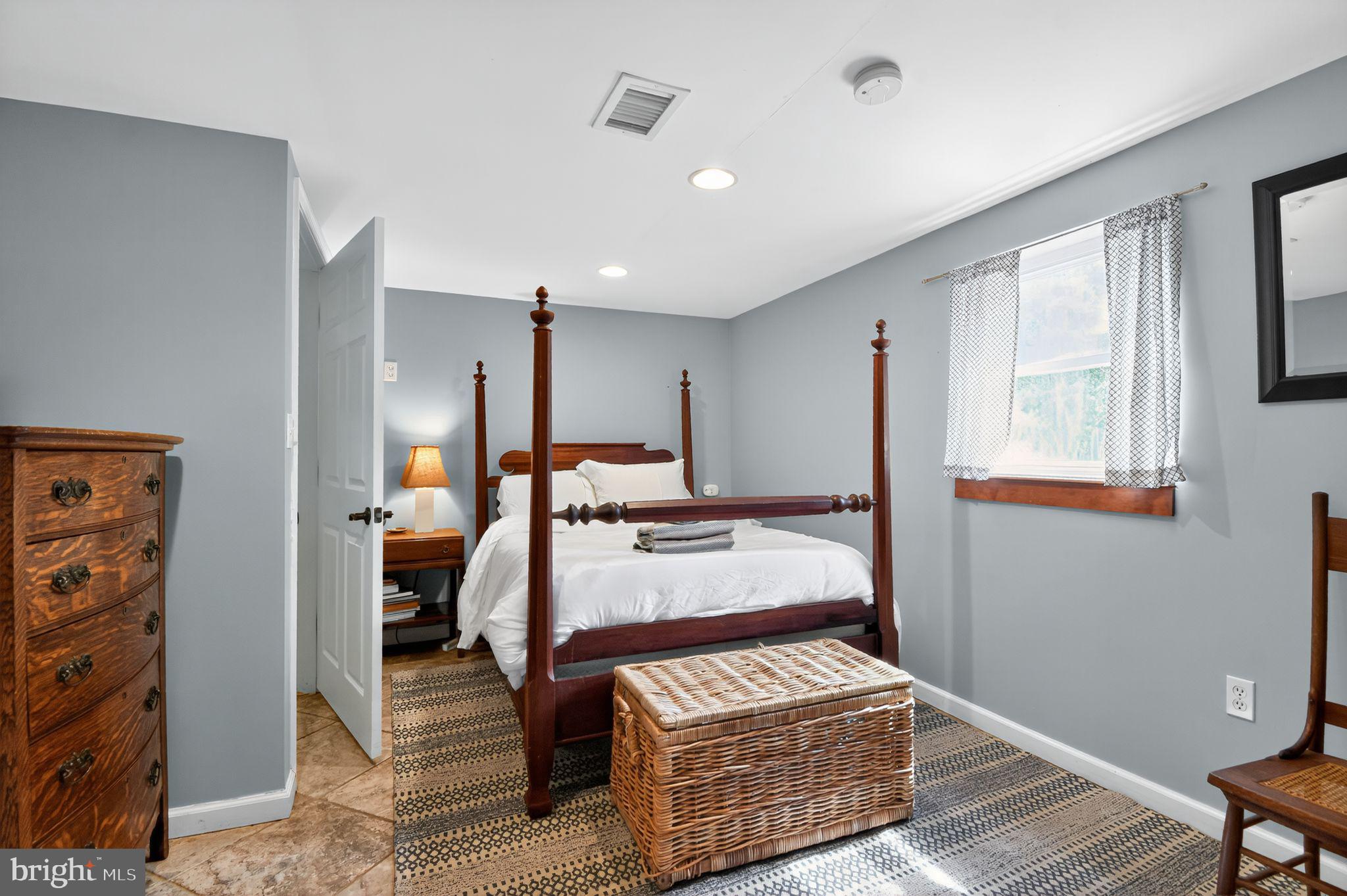 OYSTER HARBOR - Residential Lease
