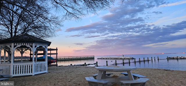 OYSTER HARBOR - Residential Lease