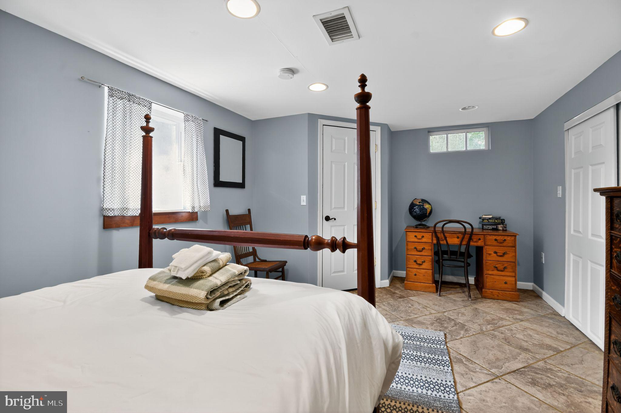 OYSTER HARBOR - Residential Lease