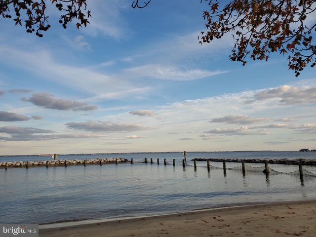 OYSTER HARBOR - Residential Lease