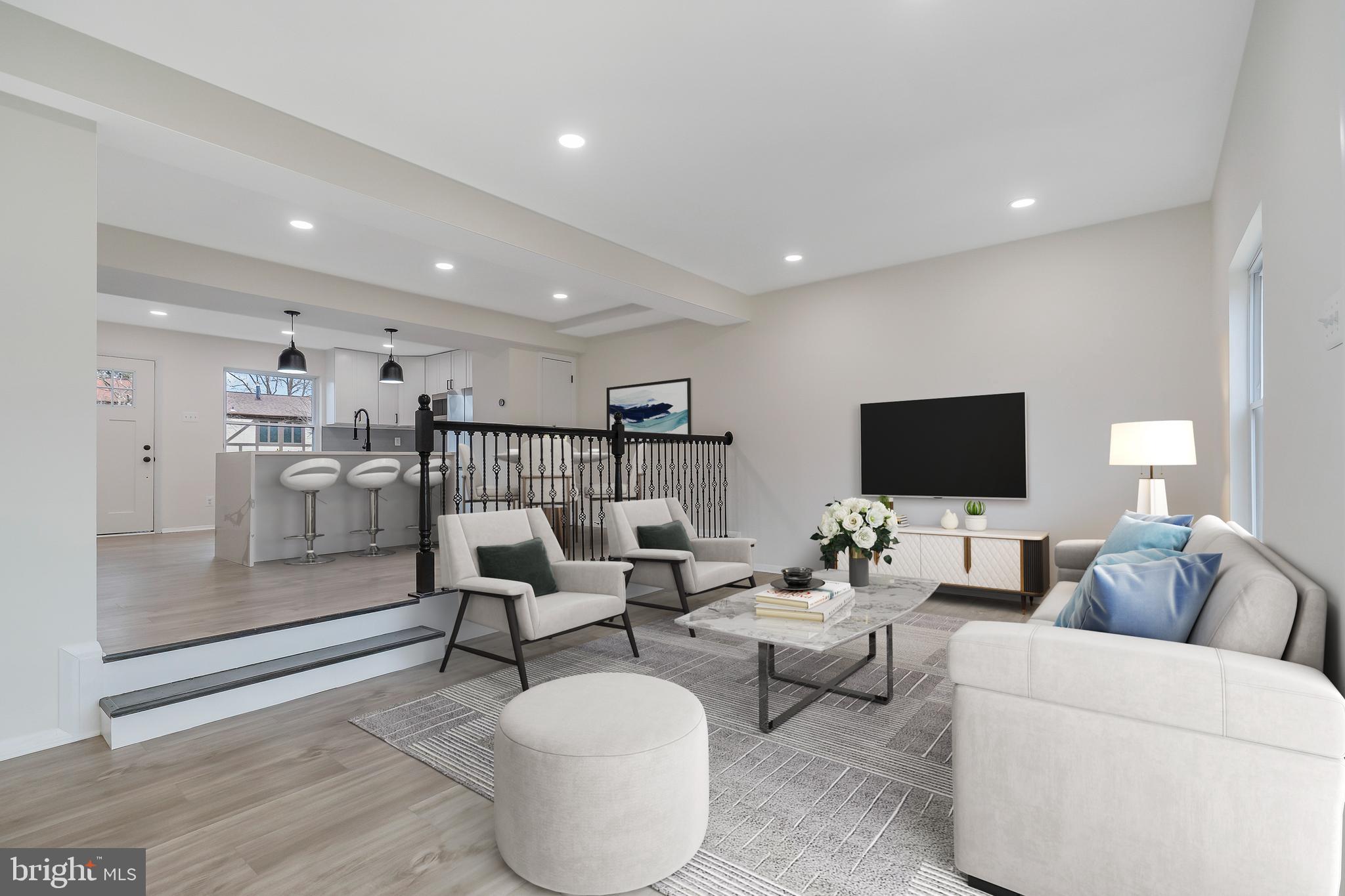 SEVEN COURTS - Residential