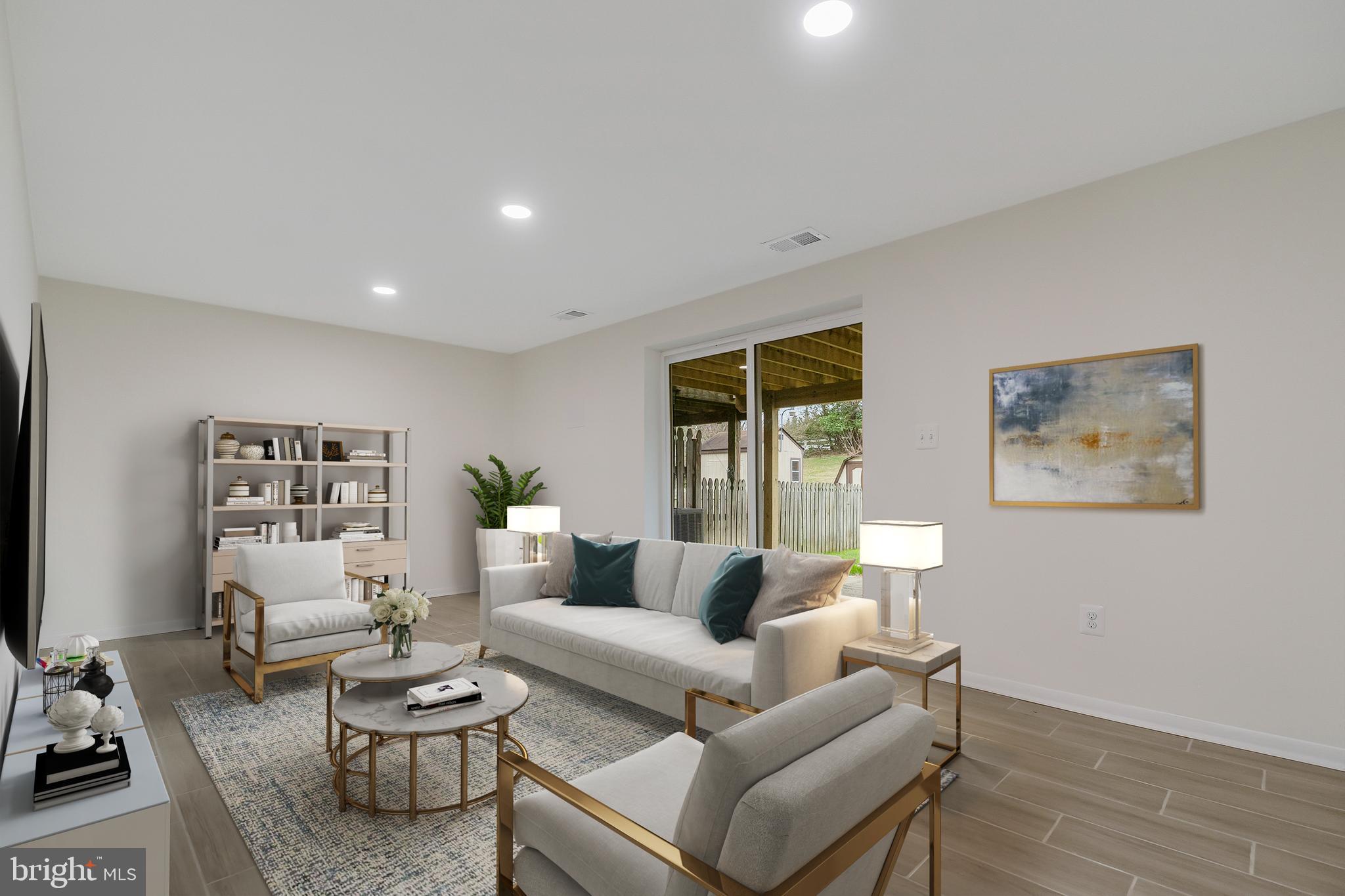 SEVEN COURTS - Residential