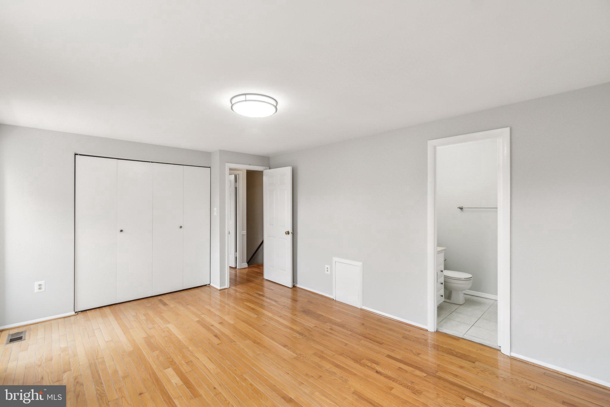 DERWOOD STATION - Residential