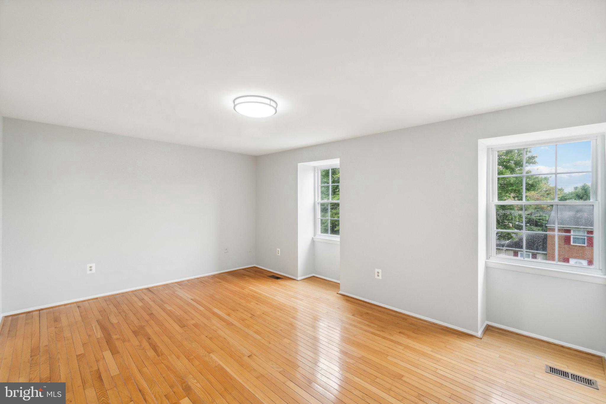 DERWOOD STATION - Residential