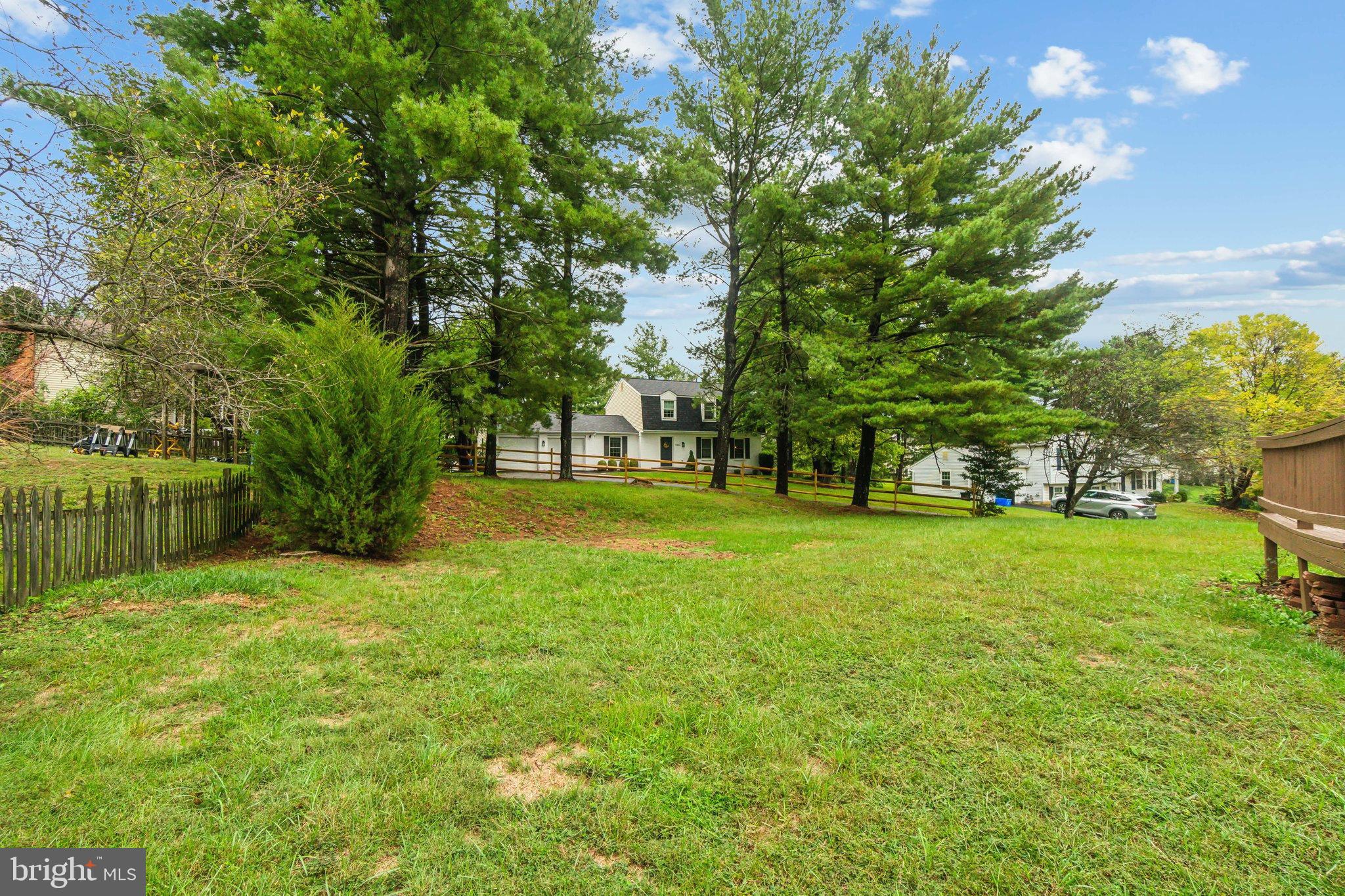 DERWOOD STATION - Residential