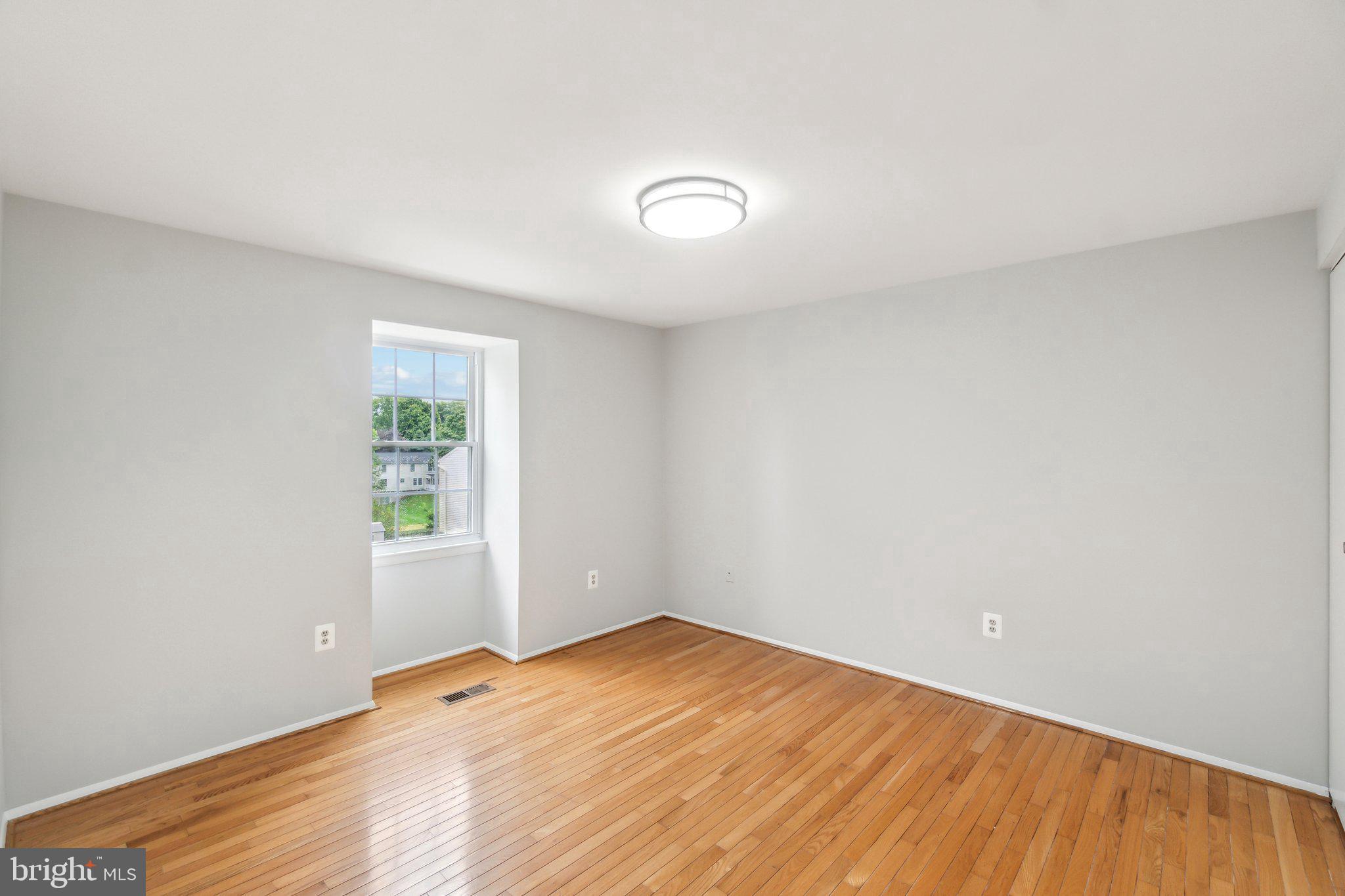 DERWOOD STATION - Residential