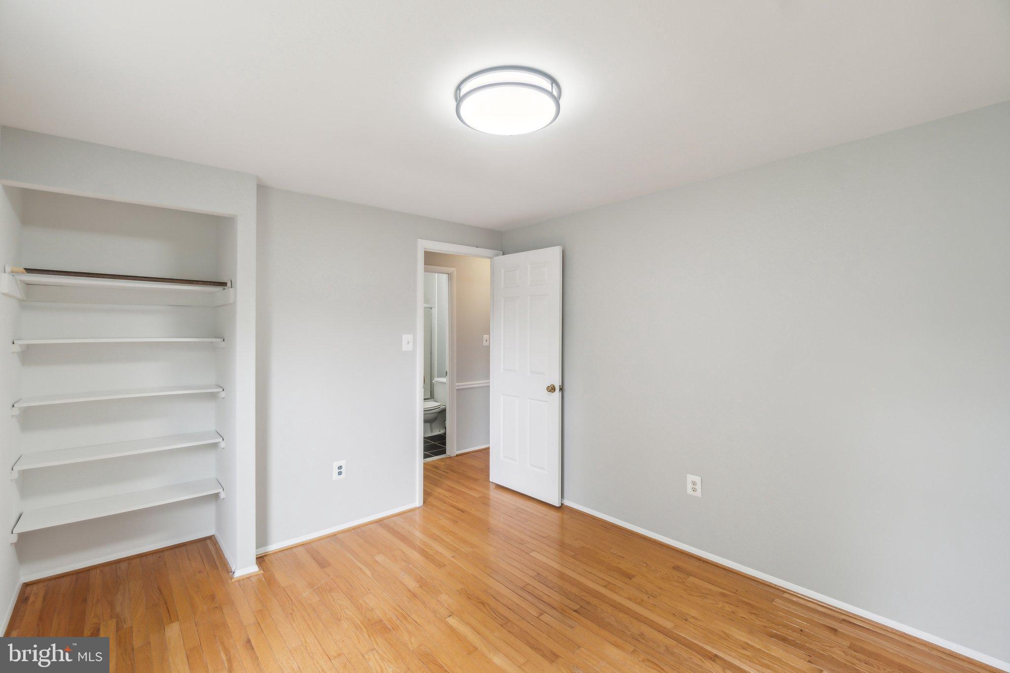 DERWOOD STATION - Residential