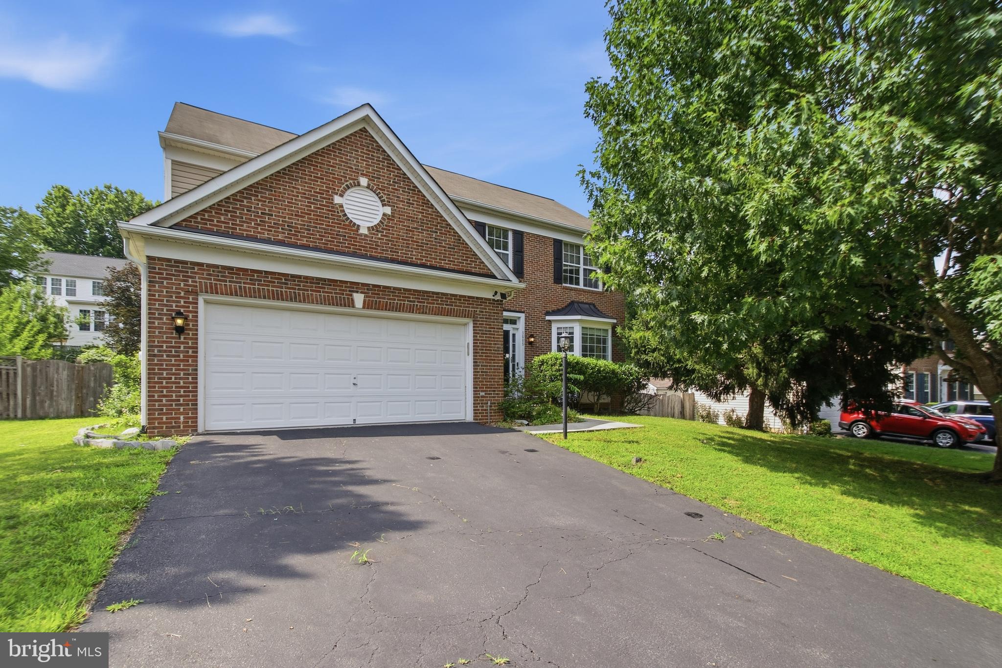 5880 MOONBEAM DRIVE