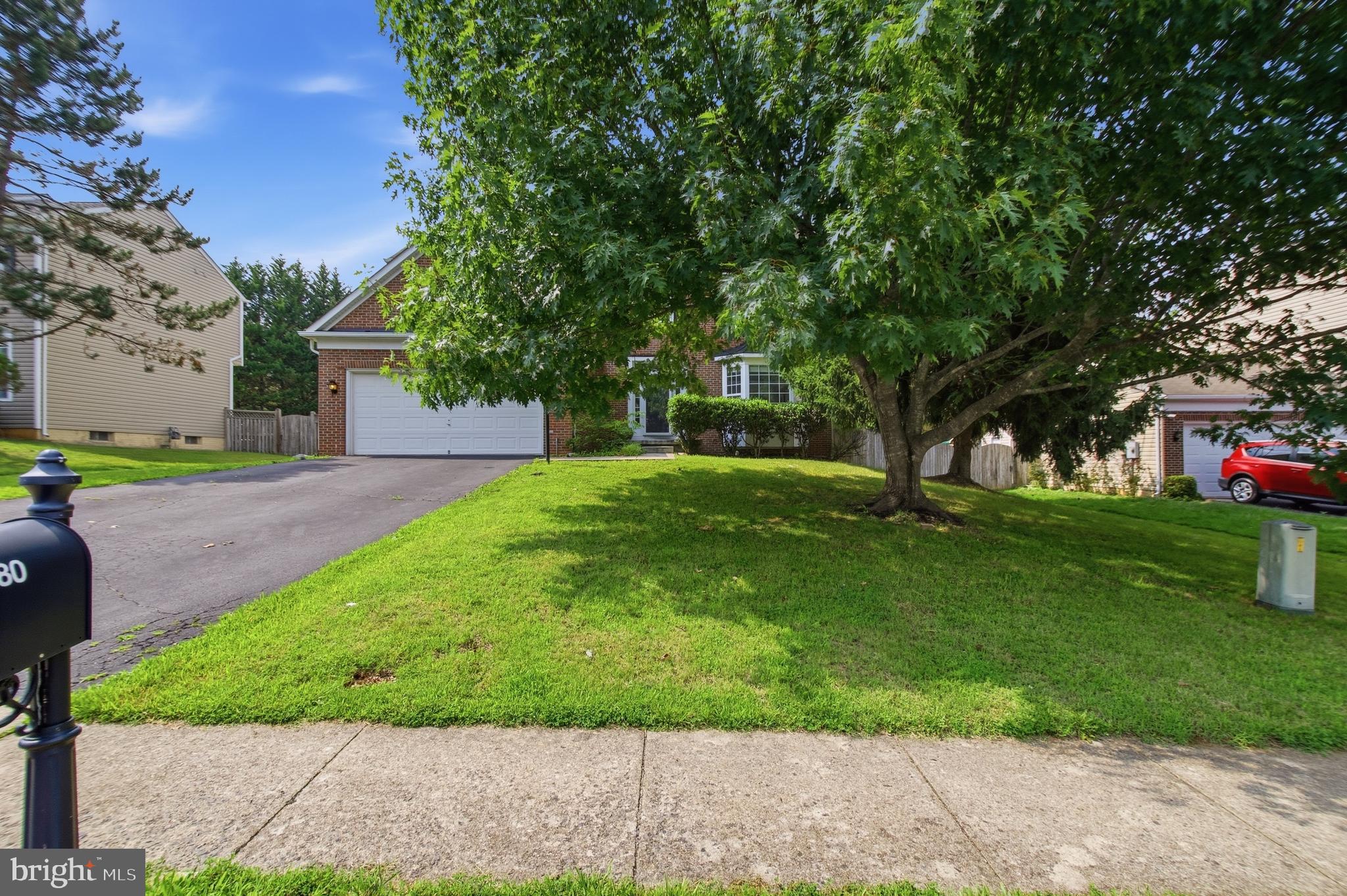5880 MOONBEAM DRIVE