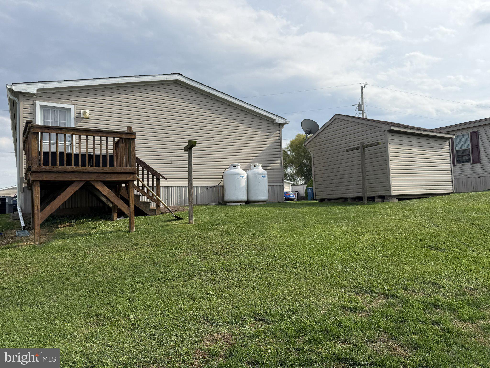 196 COUNTRY RIDGE DRIVE E 196
