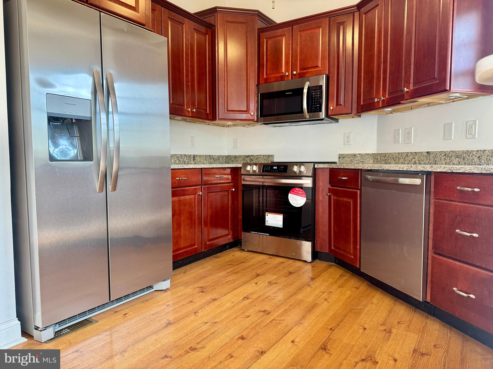 DURHAM MANOR - Residential