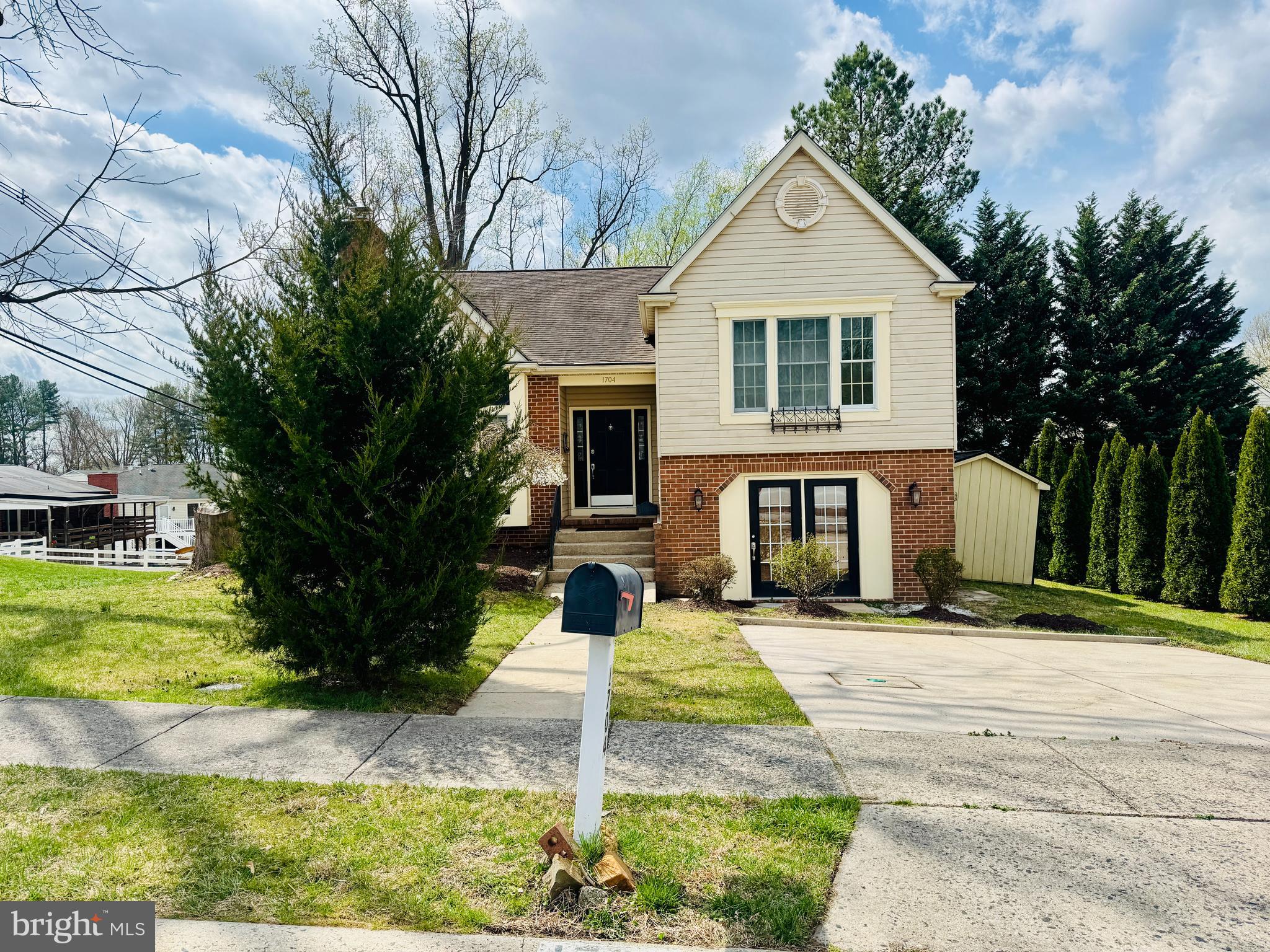1704 ROSS ROAD