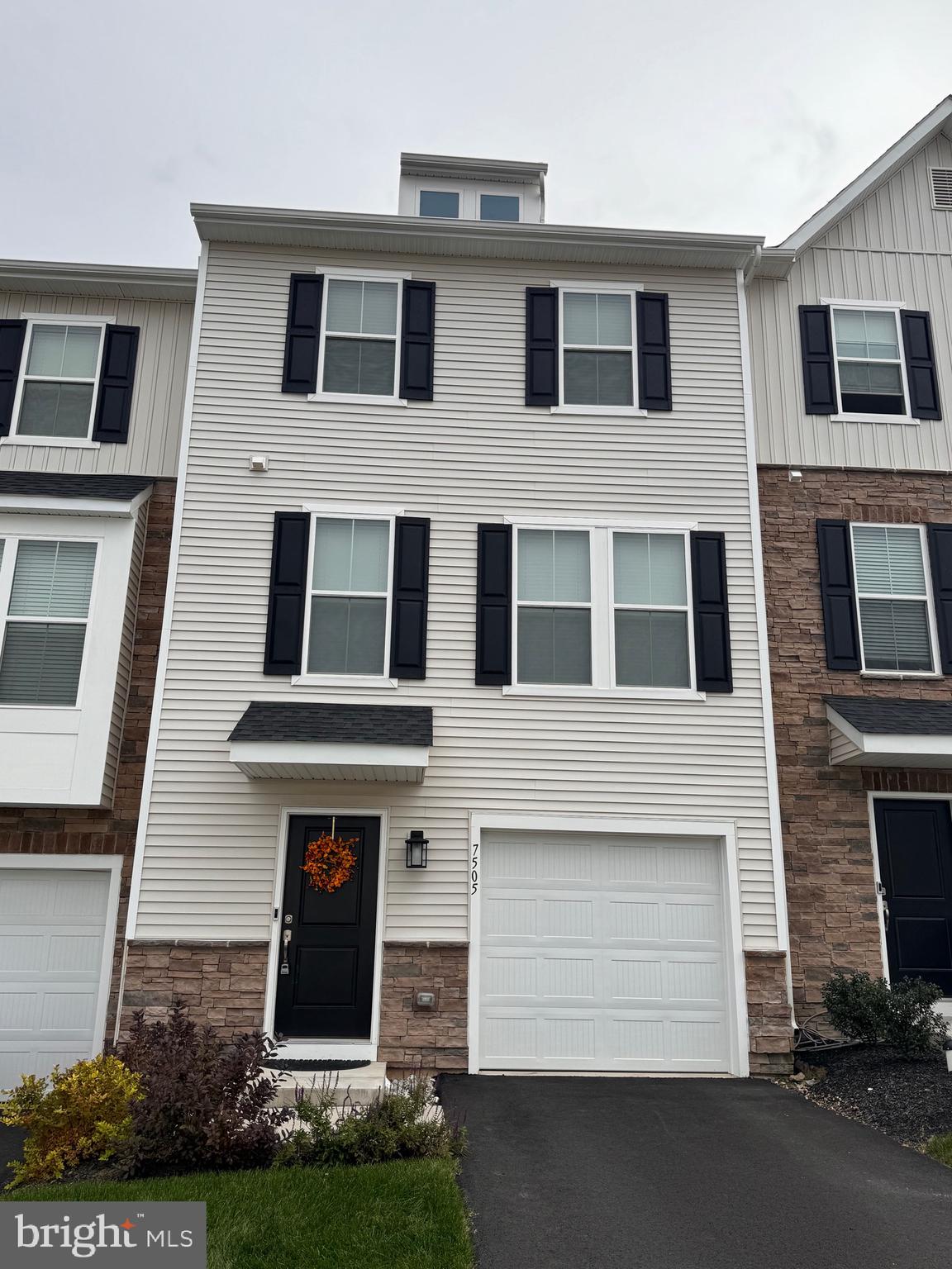 BROOKSIDE COURT AT UPPER SAUCON - Residential Lease