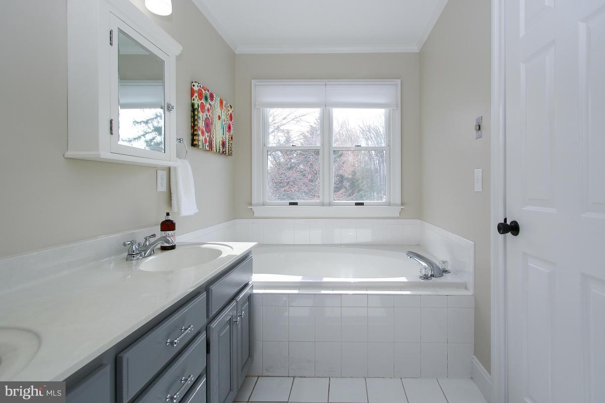 ALTA VISTA - Residential