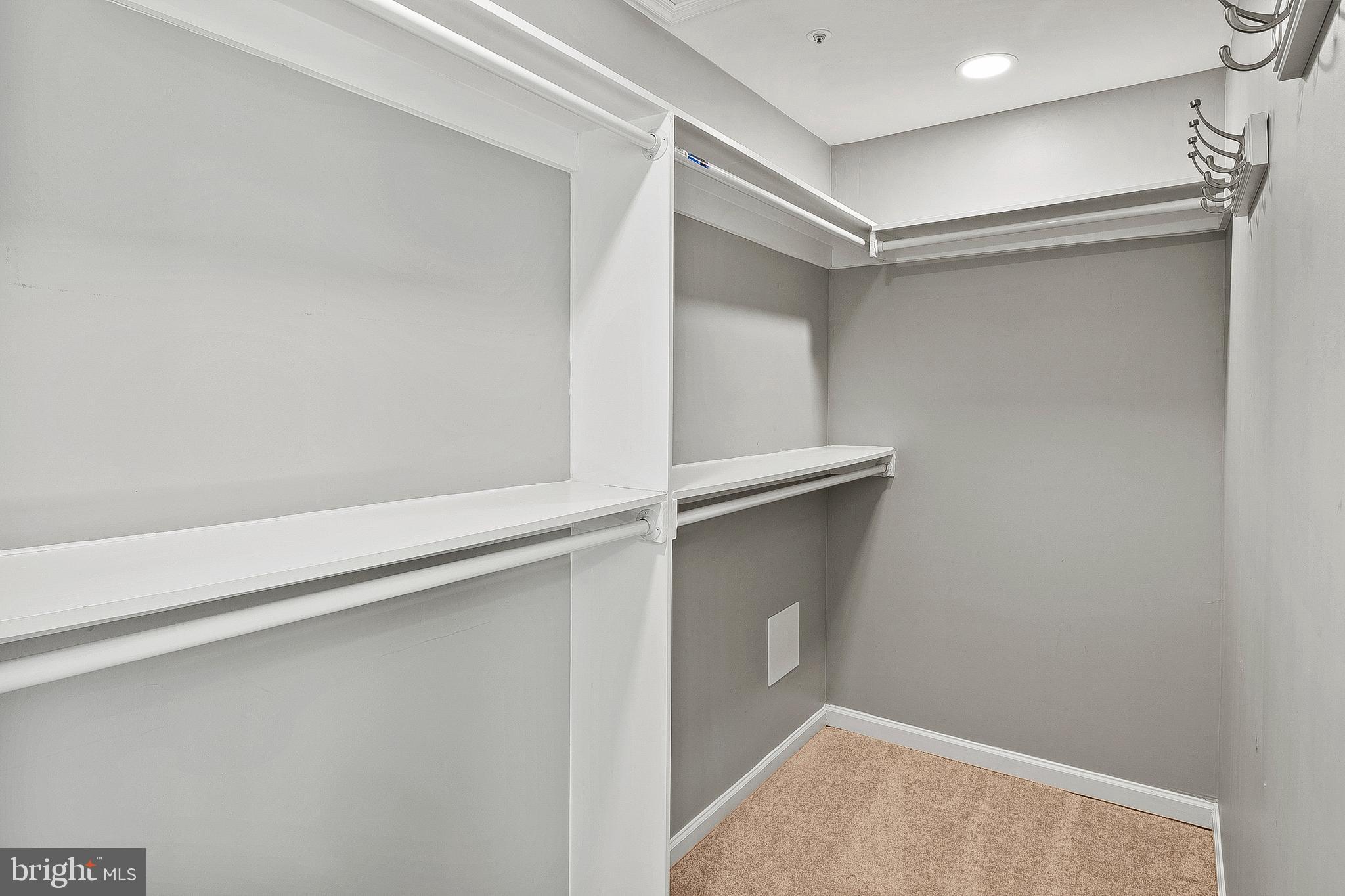 NEWTOWN - Residential