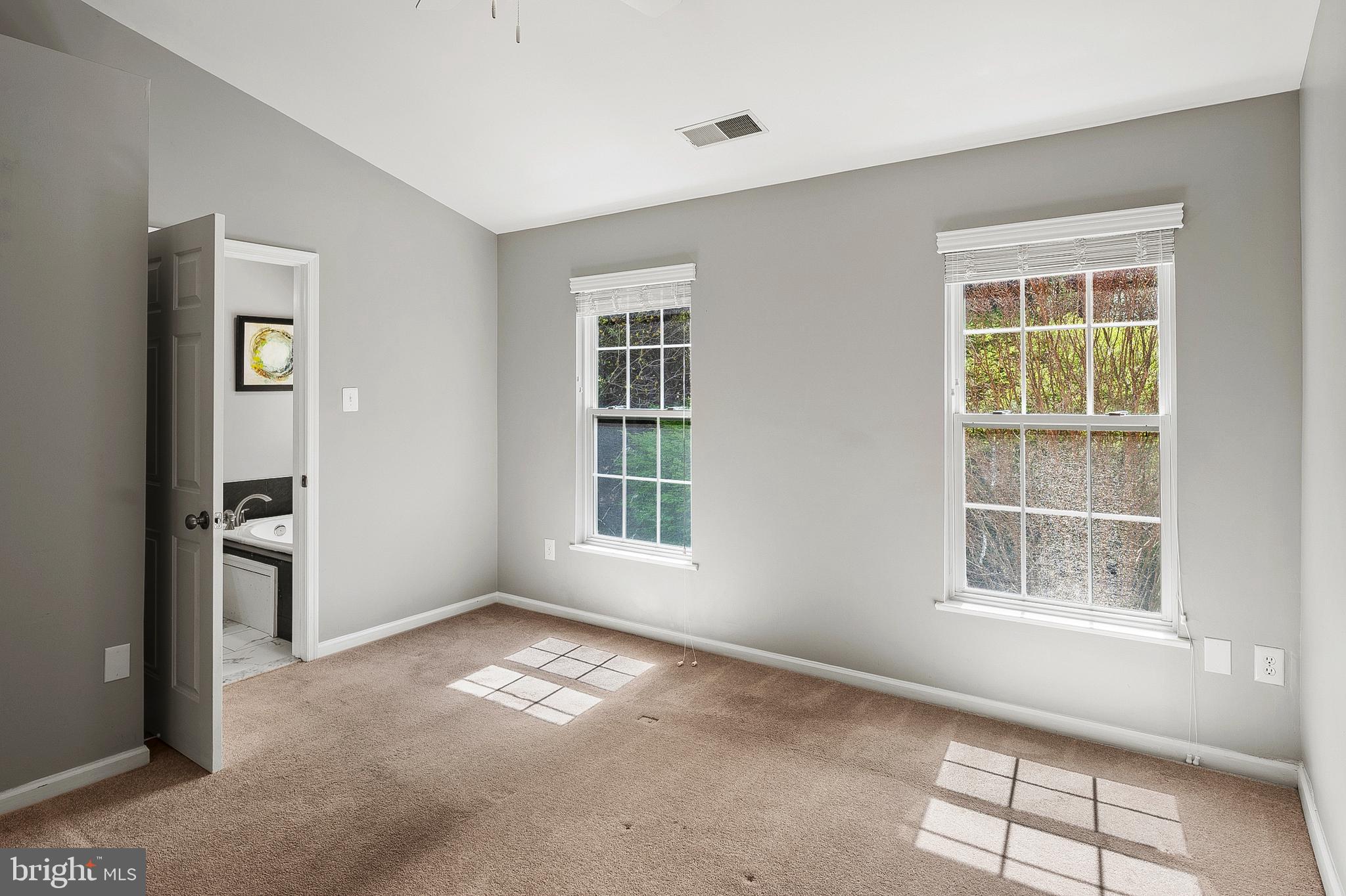 NEWTOWN - Residential