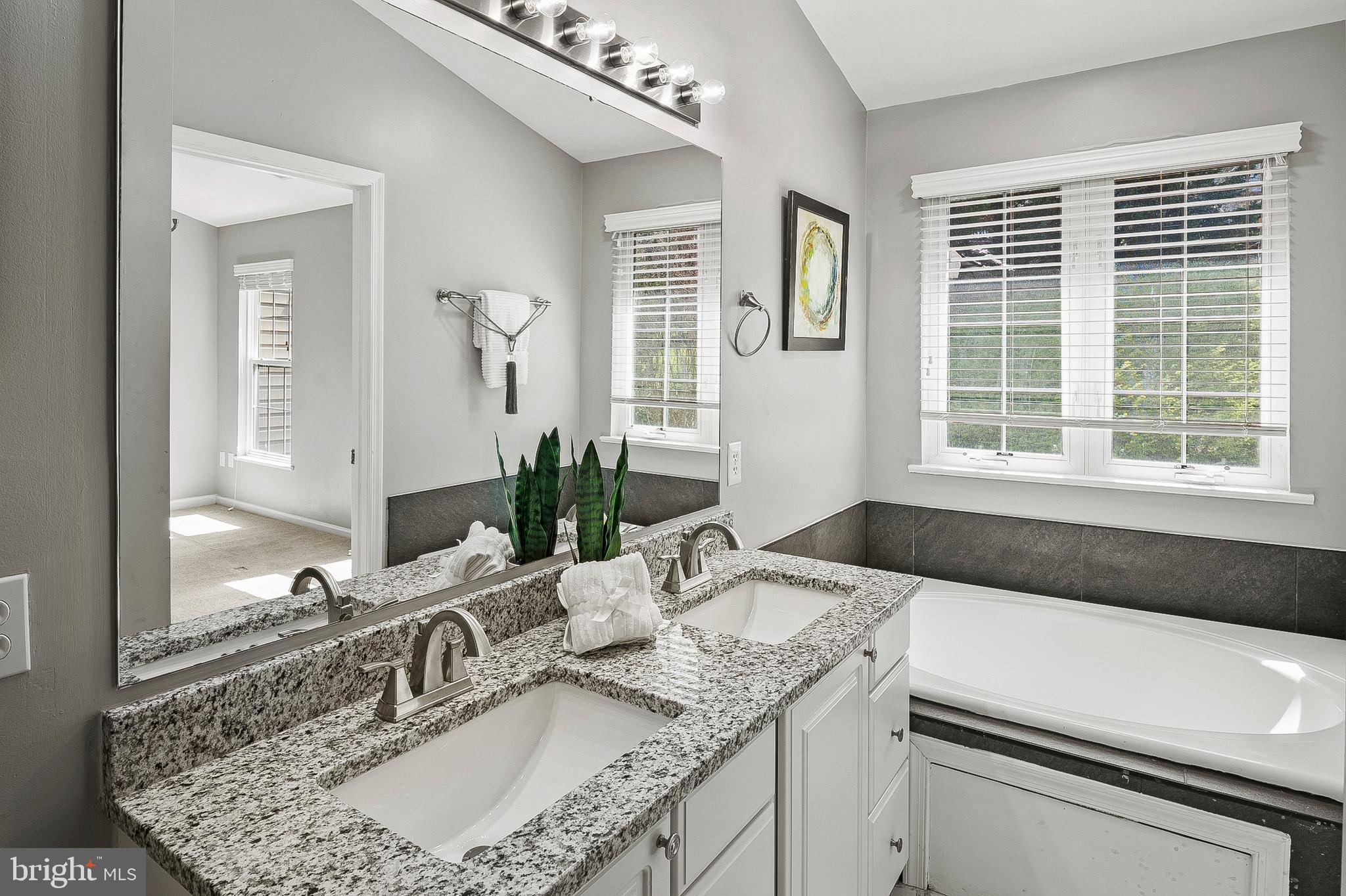 NEWTOWN - Residential