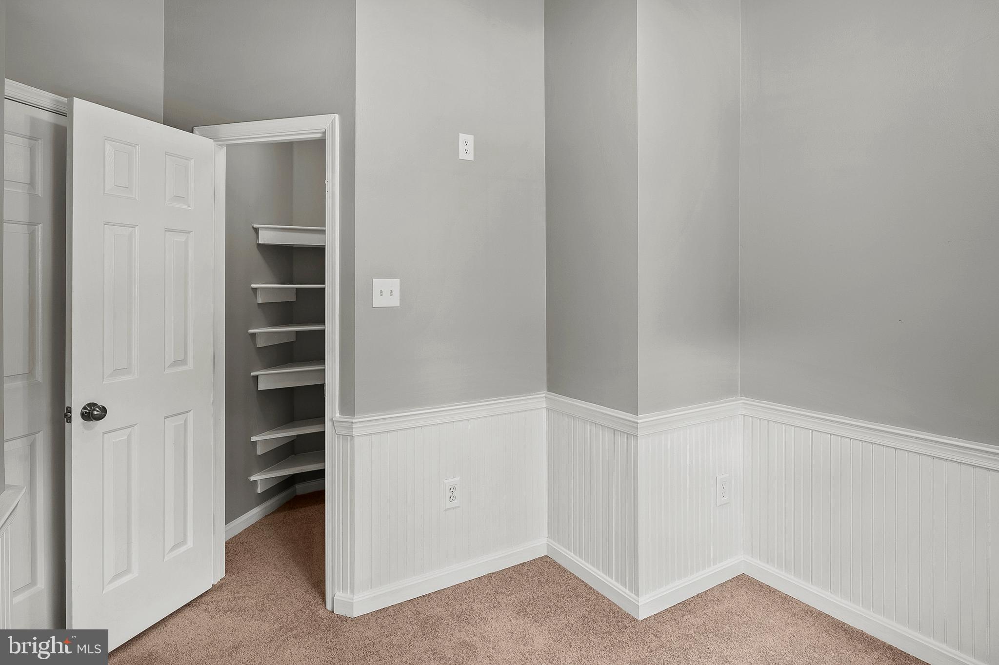 NEWTOWN - Residential