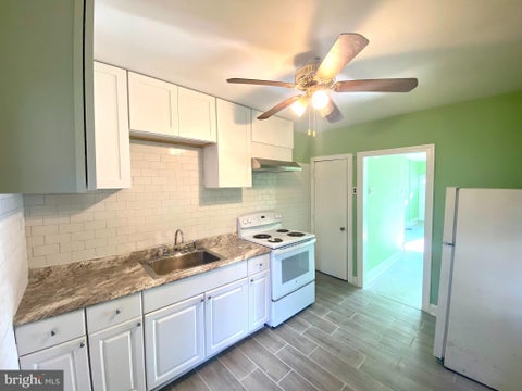 Townhouse For Rent - 1107 W Colona Street<br/> PHILADELPHIA, PA 19133