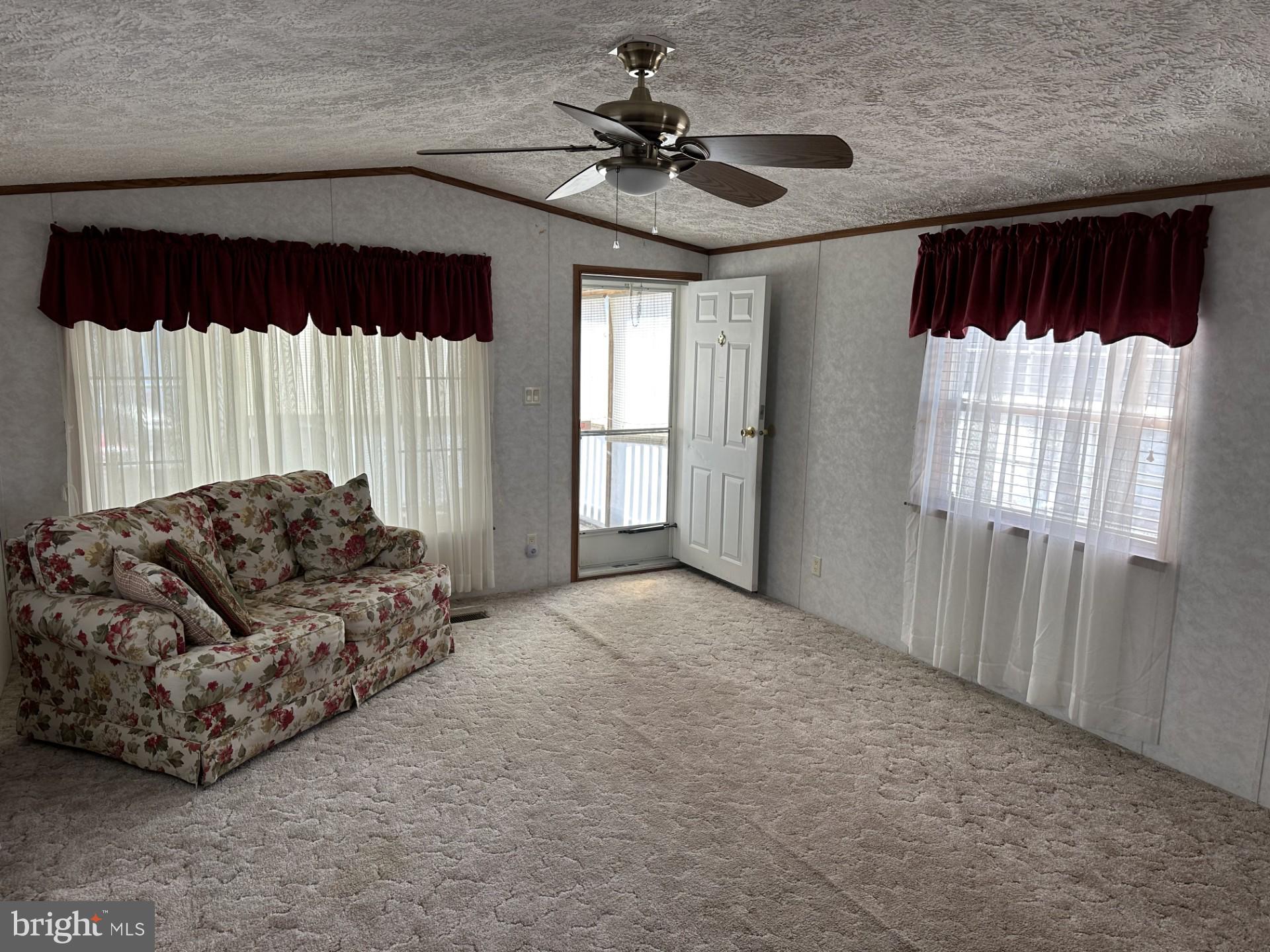 URBAN ACRES - Residential