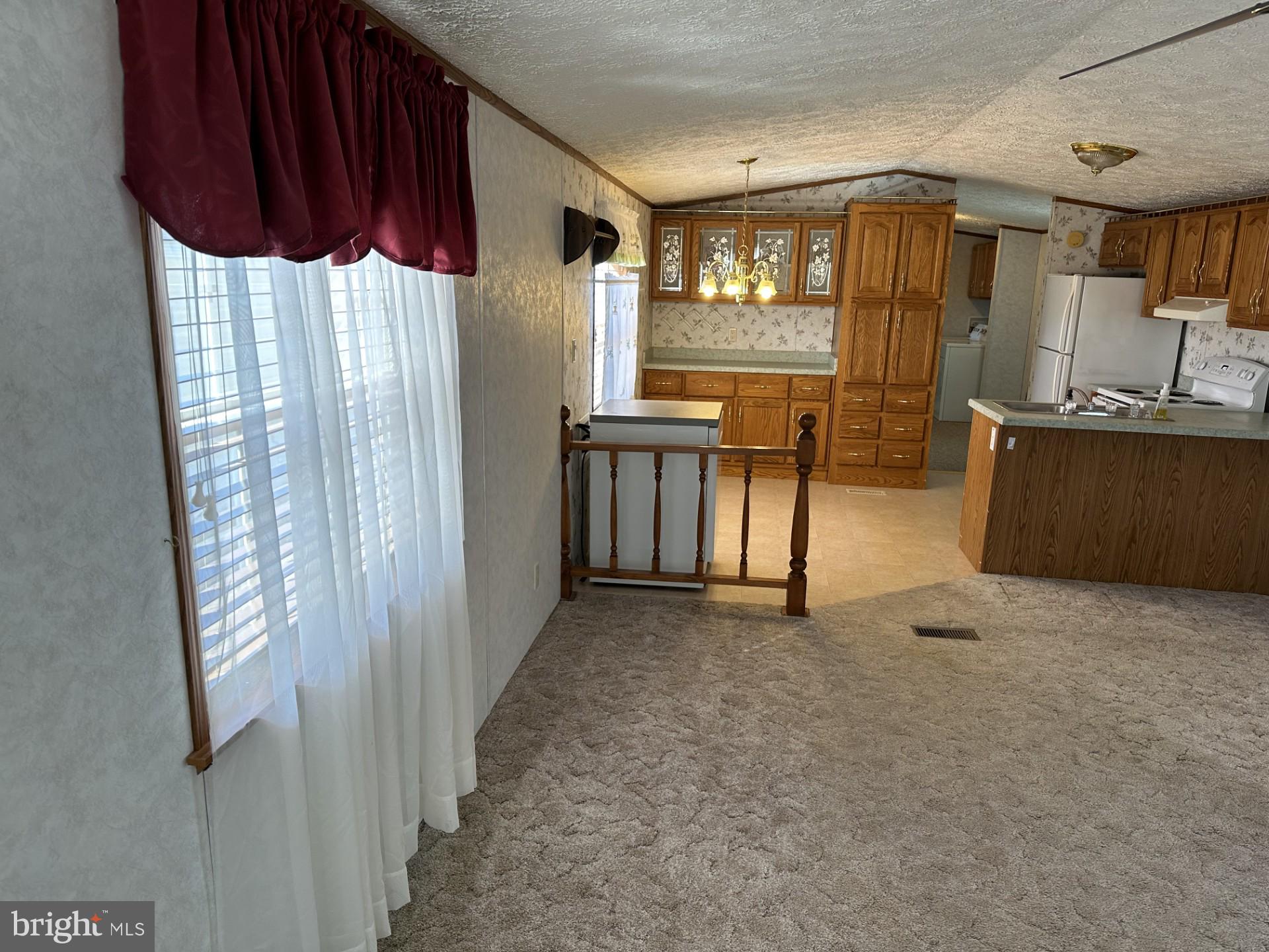 URBAN ACRES - Residential