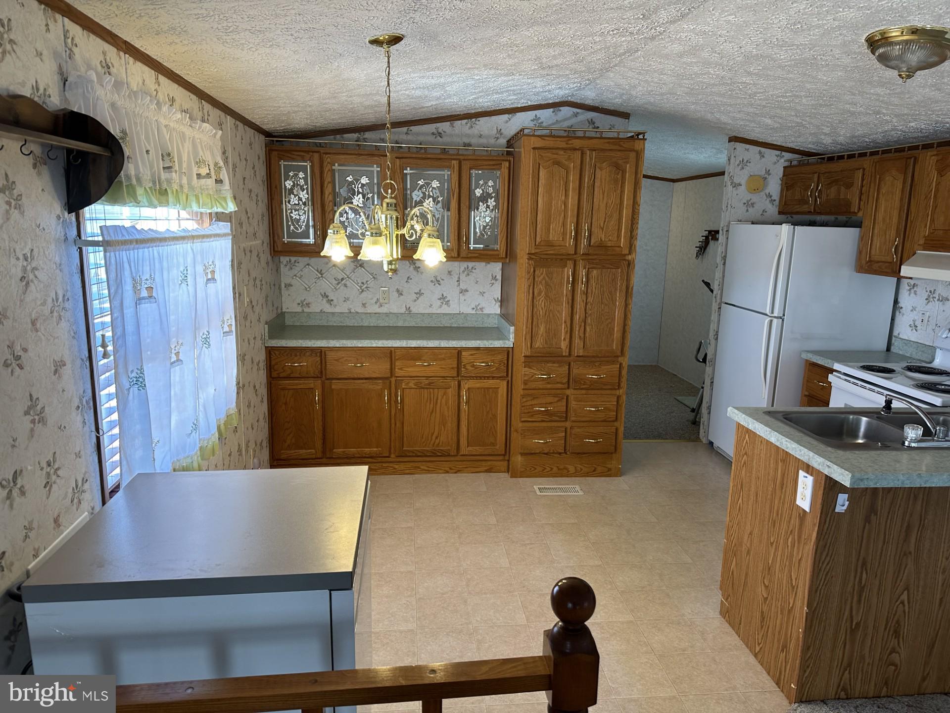 URBAN ACRES - Residential