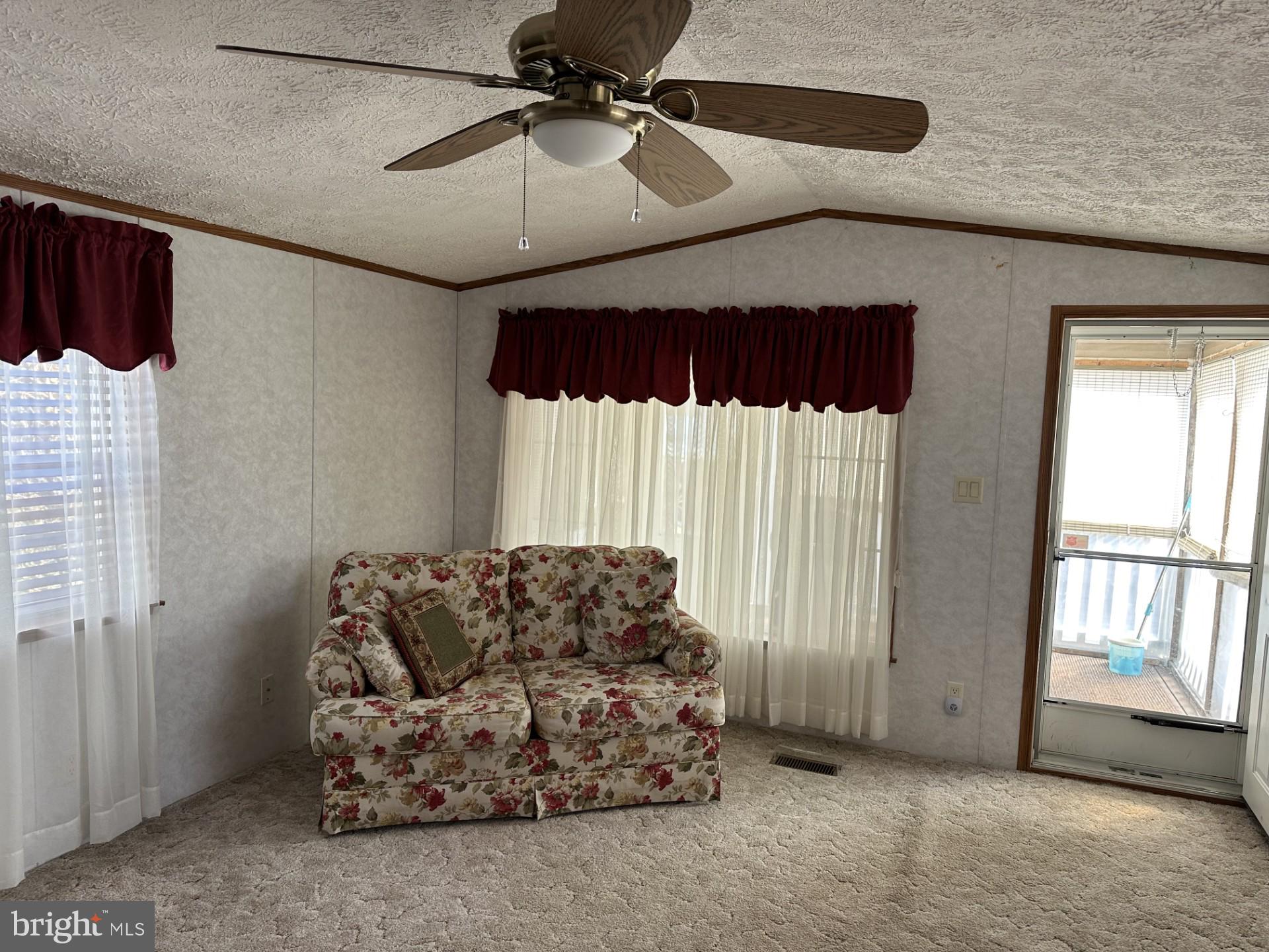 URBAN ACRES - Residential