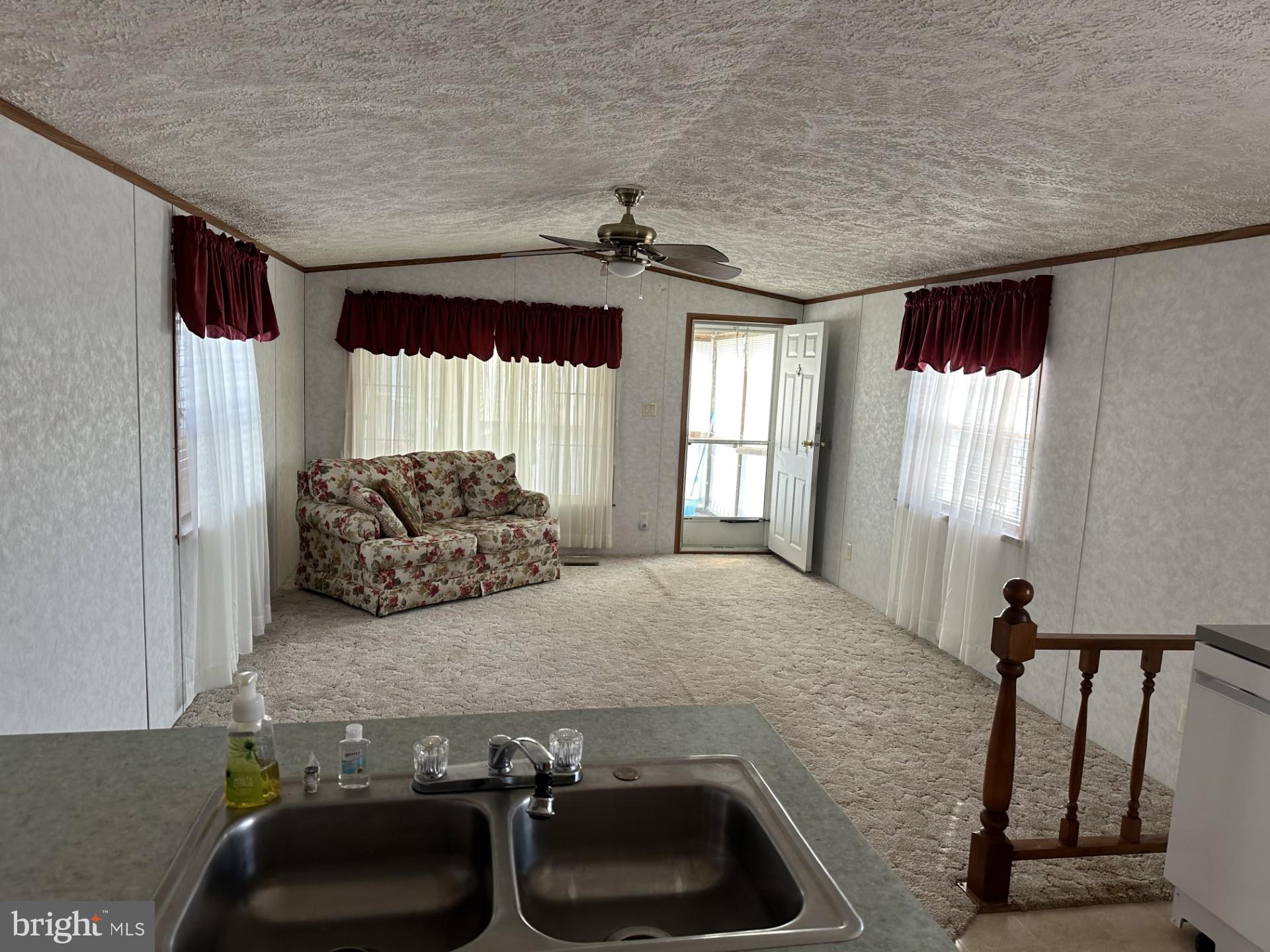 URBAN ACRES - Residential