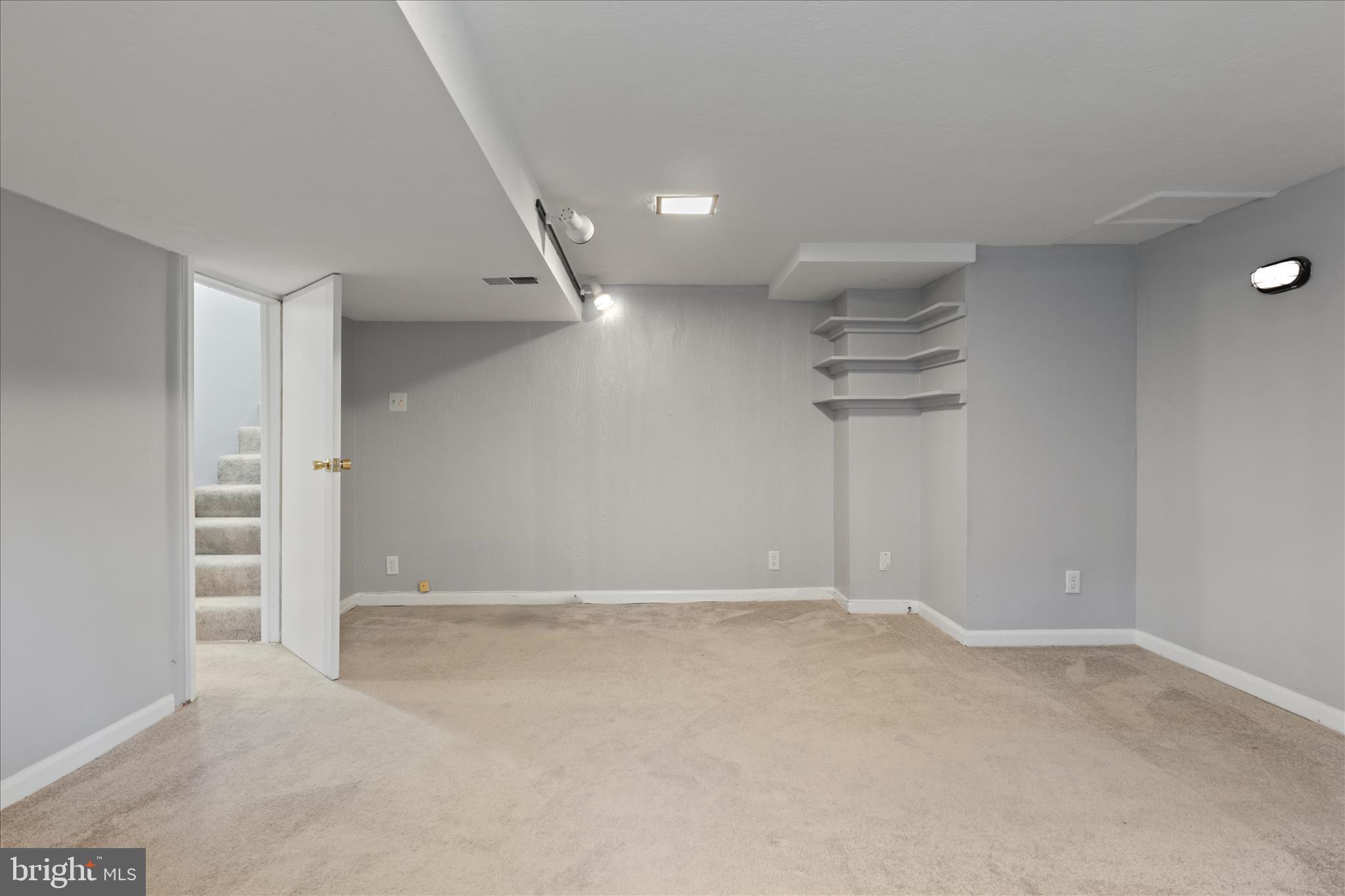 NORTHWOOD VILLAGE - Residential