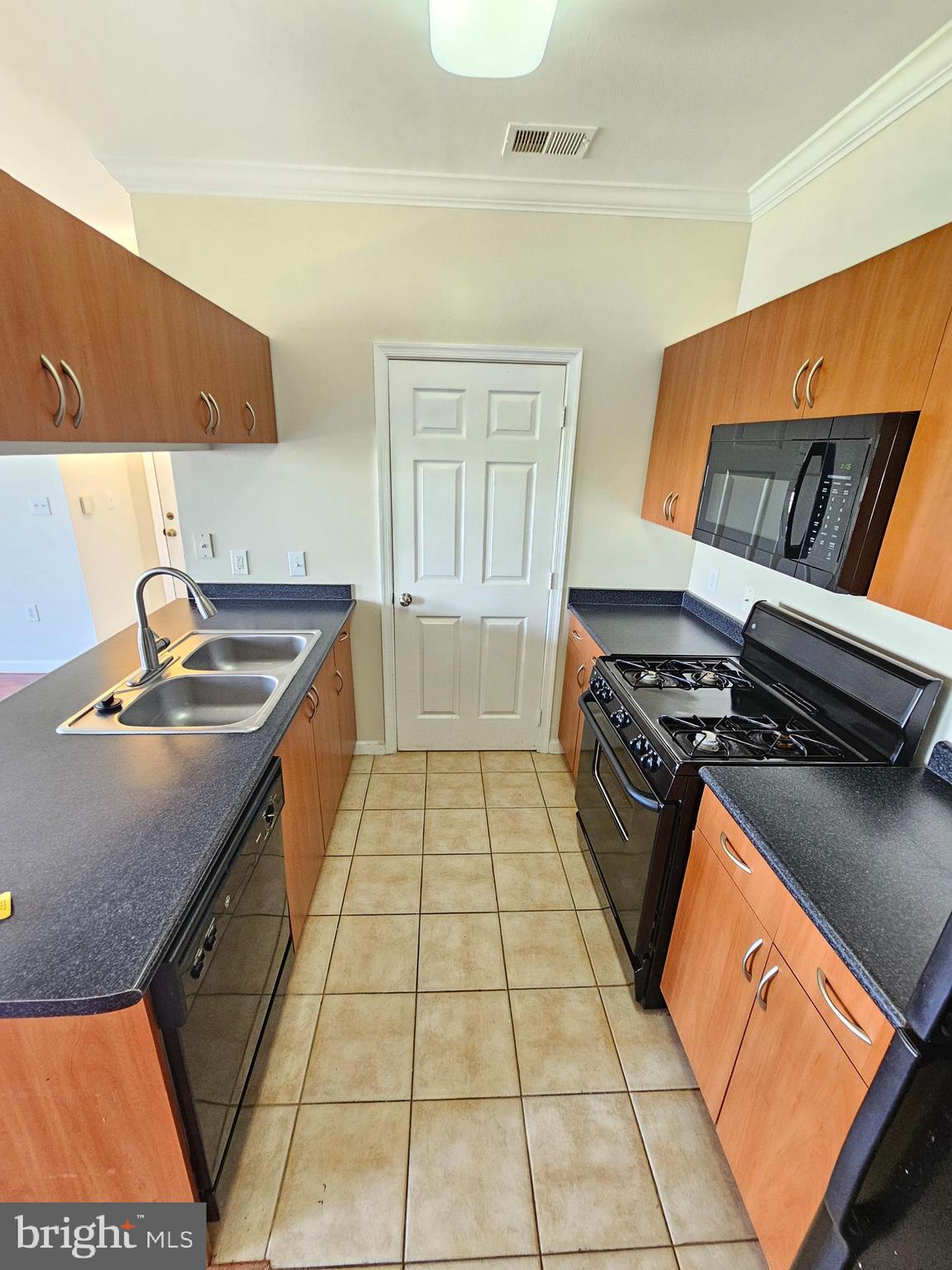 THE ASHMORE - Residential Lease