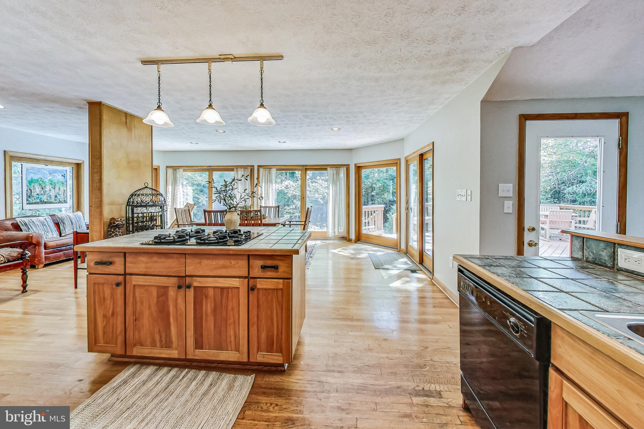 NORTH HILLS - Residential