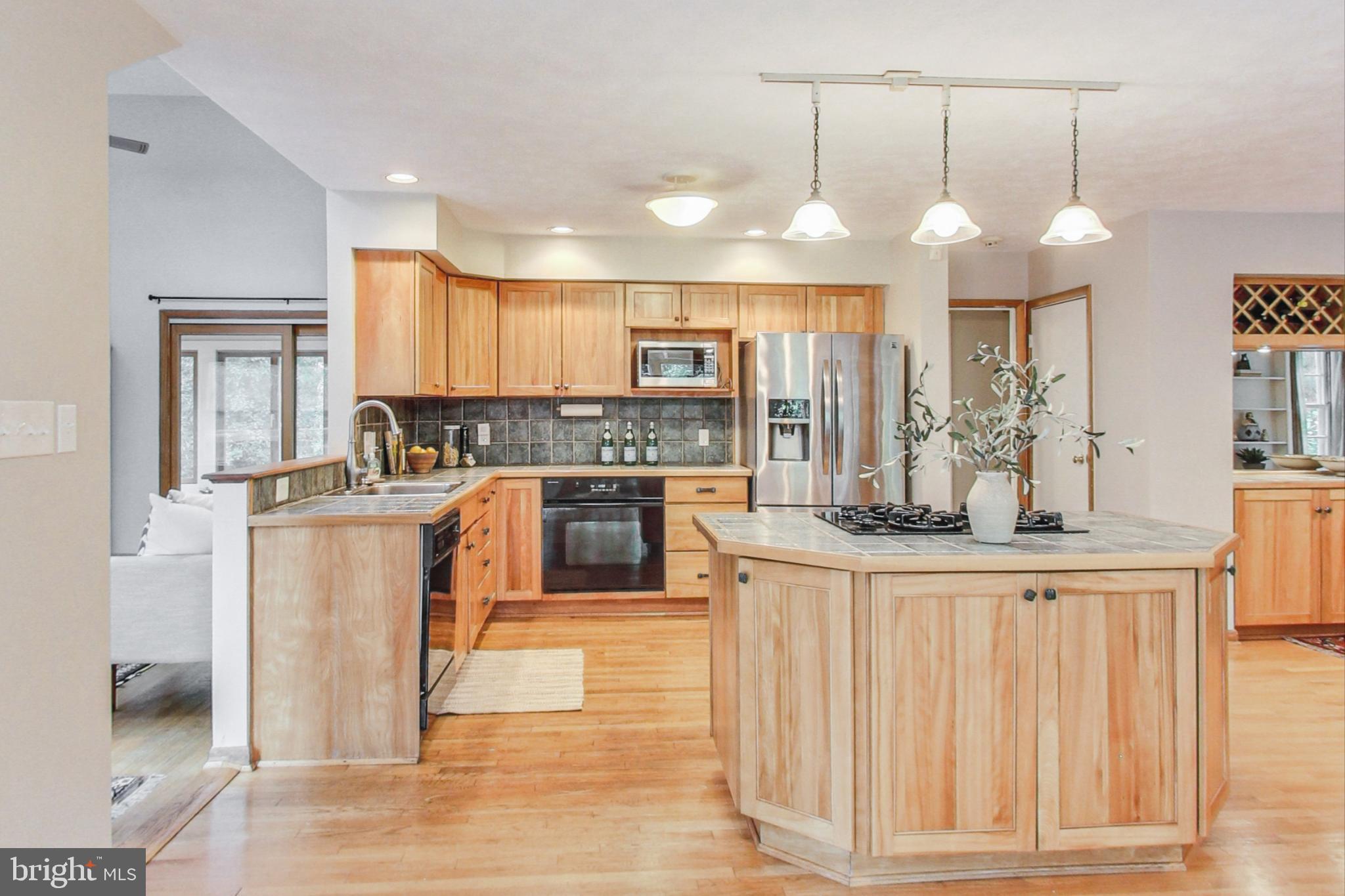 NORTH HILLS - Residential