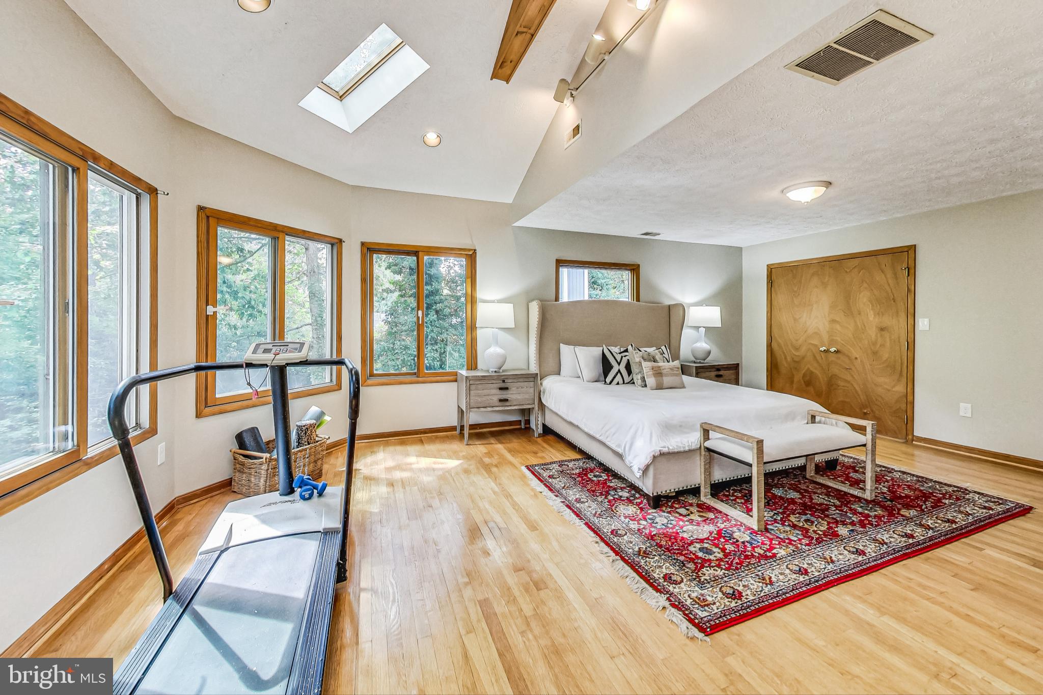 NORTH HILLS - Residential